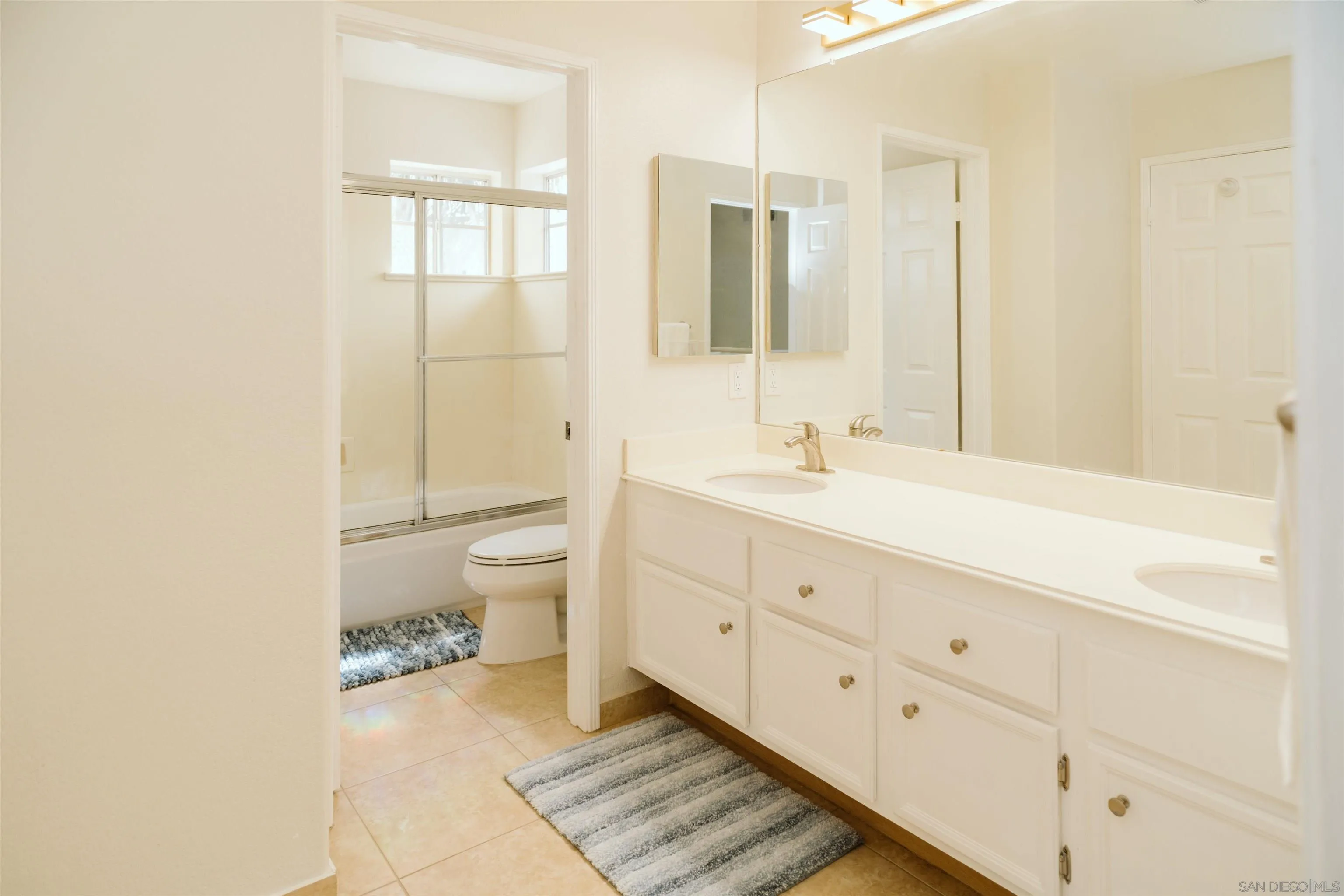 https://cdn.realtyfeed.com/cdn/127/260020936/85ce004a1153ccd7713055a7a5d0ee3a.webp