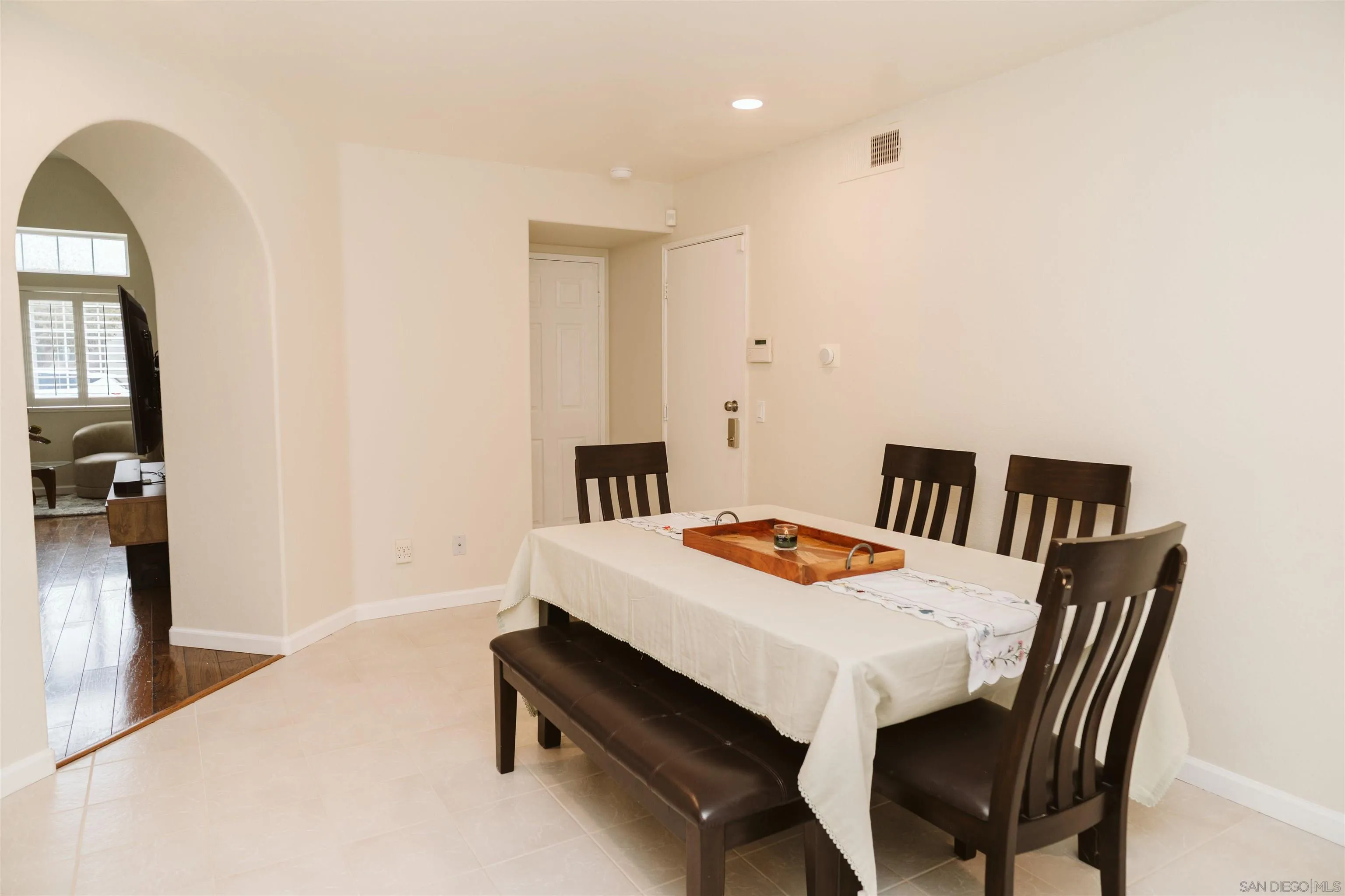 https://cdn.realtyfeed.com/cdn/127/260020936/b8f8510ec1d8eb9617ff5d358ae6ef68.webp