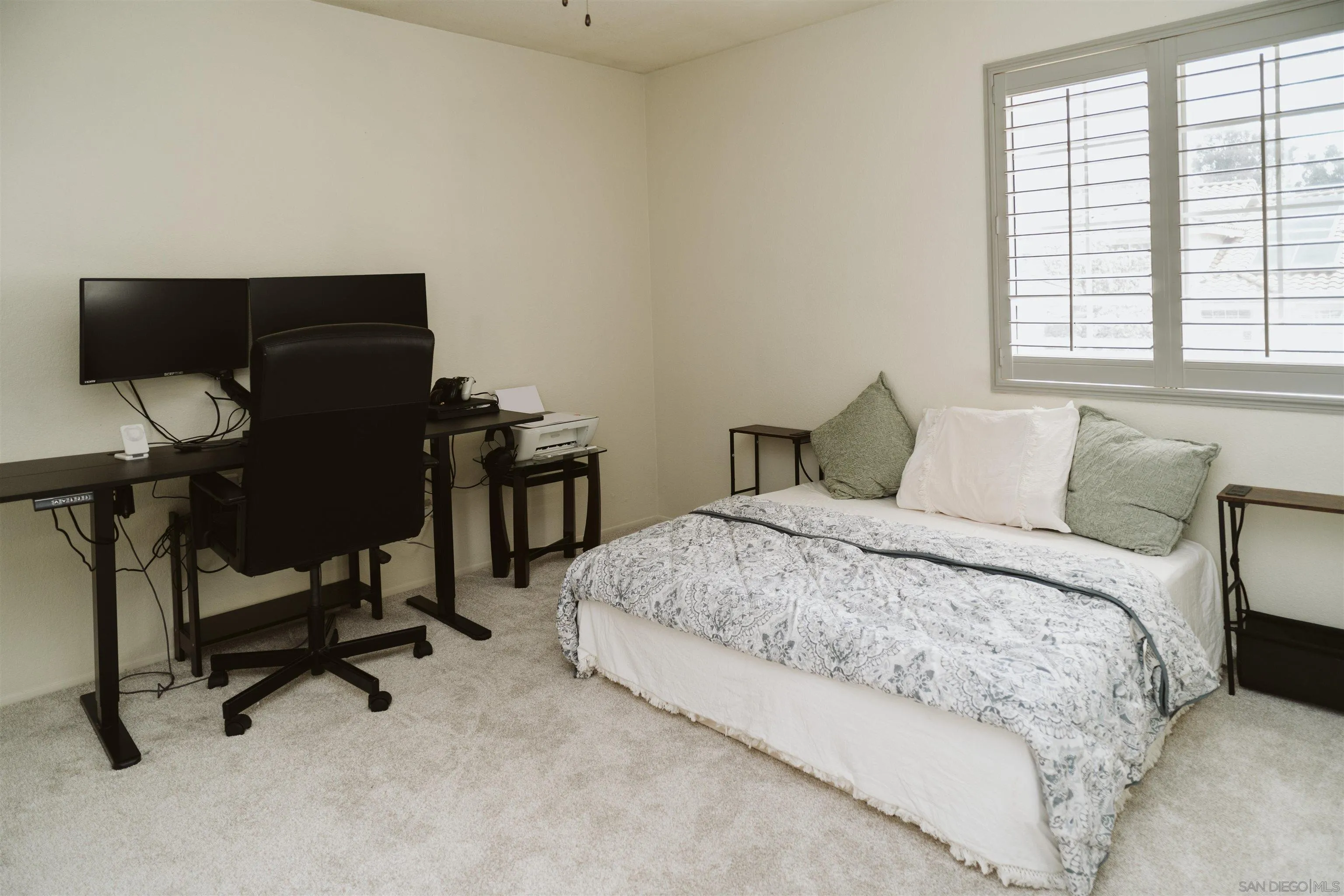 https://cdn.realtyfeed.com/cdn/127/260020936/bf41c406b6c877798f9b4230f8612d43.webp