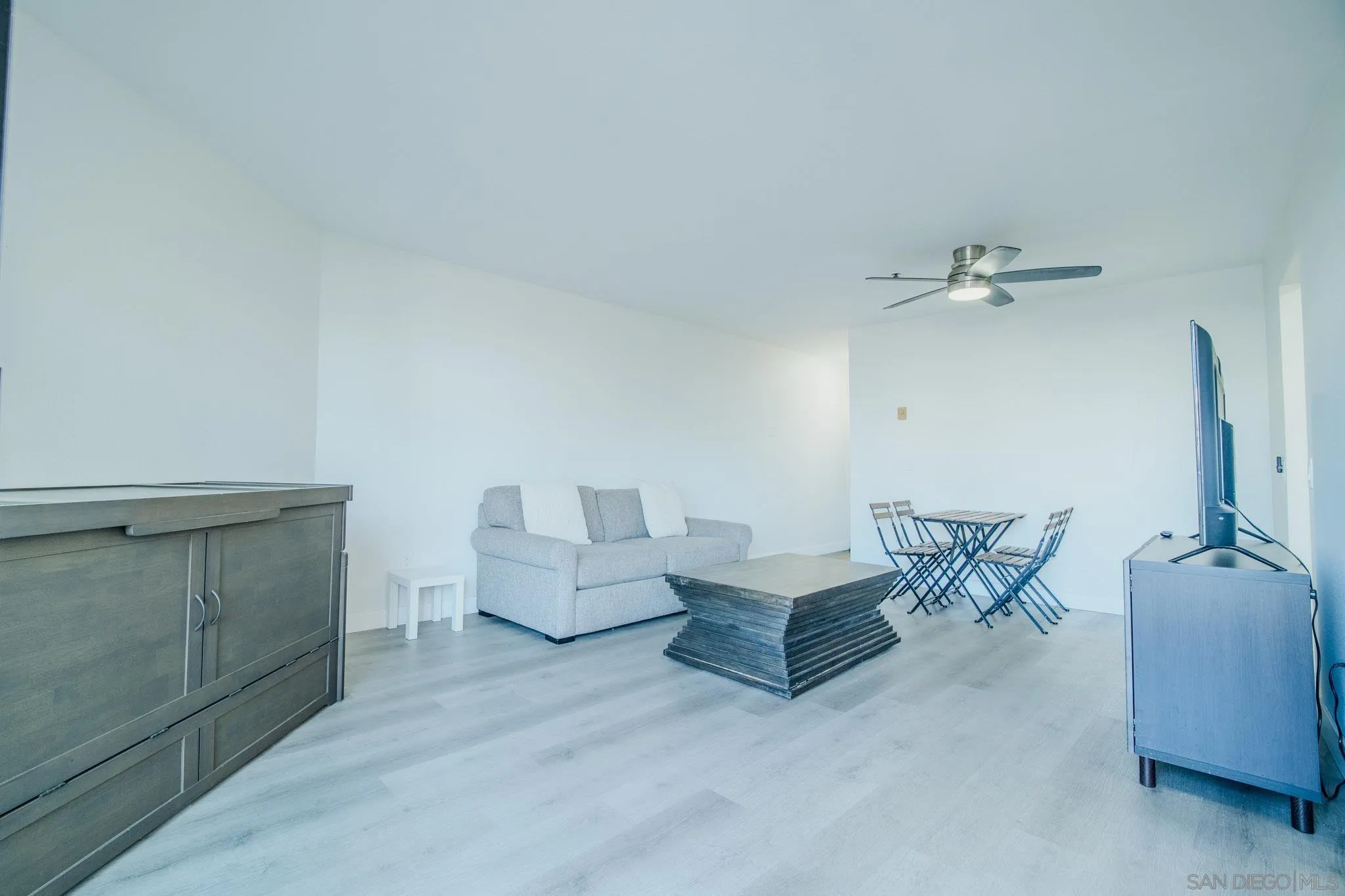 https://cdn.realtyfeed.com/cdn/127/260020938/8c8e7a832557191dc6758888948323d6.webp