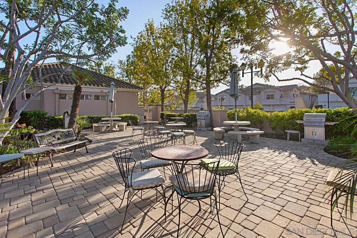 https://cdn.realtyfeed.com/cdn/127/260020941/30b75e3be8770413809a97e1cabf5fbe.webp