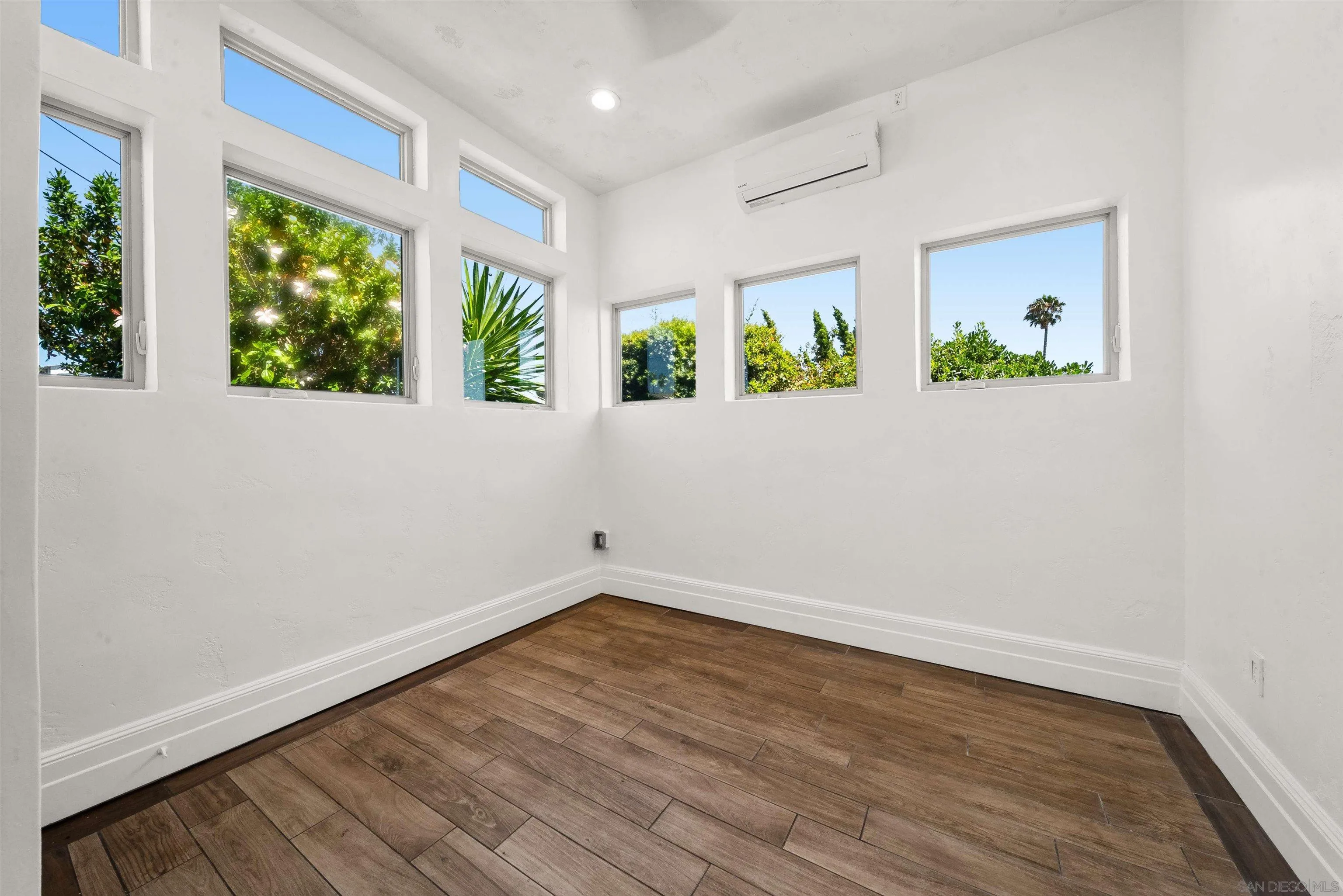 https://cdn.realtyfeed.com/cdn/127/260020943/56160c15b94805101a5336963fa155e6.webp