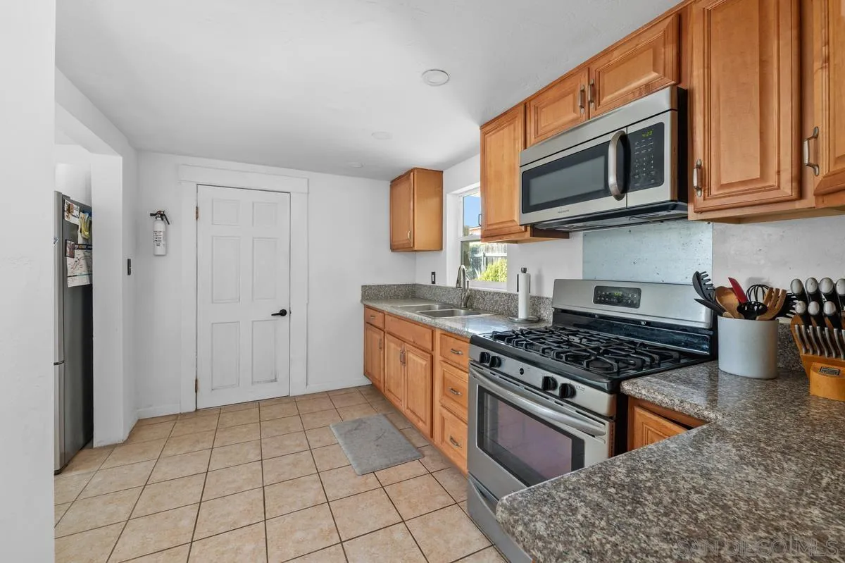 https://cdn.realtyfeed.com/cdn/127/260020947/30dd13b0488aaf90354e4754675b2bb5.webp