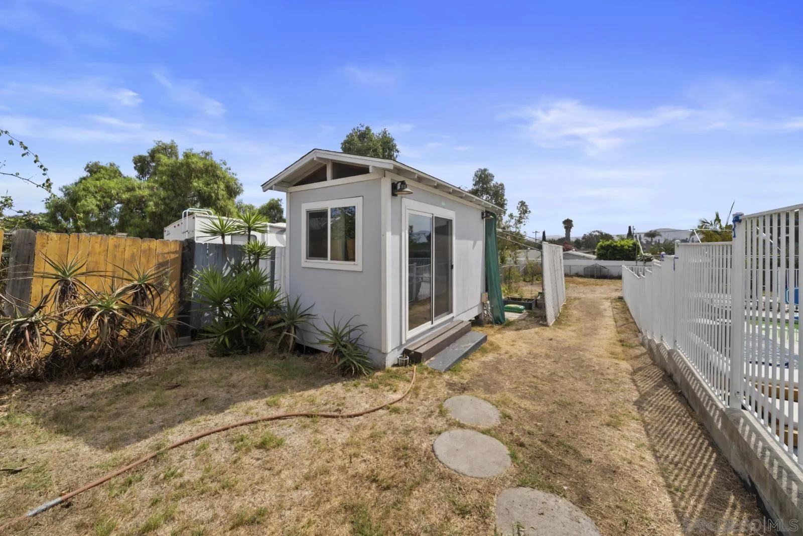 https://cdn.realtyfeed.com/cdn/127/260020950/8270a26639954f7b1f8a7f9007594b2d.webp