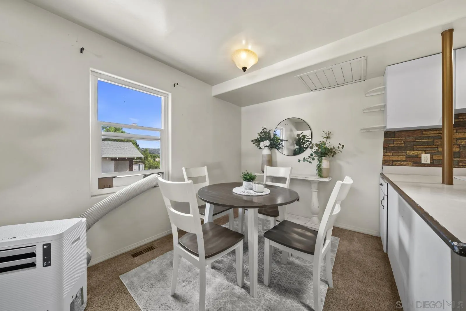https://cdn.realtyfeed.com/cdn/127/260020950/e999aa2adabd98370aa0d508617d6b80.webp