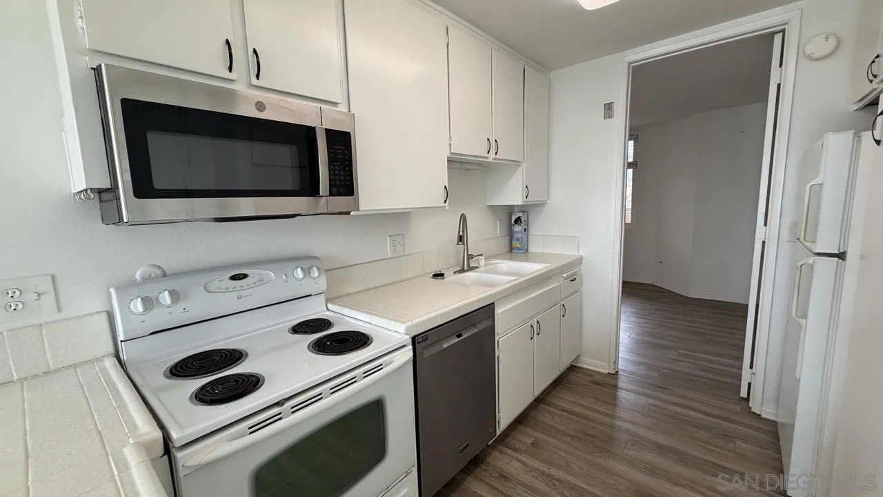 https://cdn.realtyfeed.com/cdn/127/260020952/ce646cfcf472f865ec1e79029471f1d8.webp