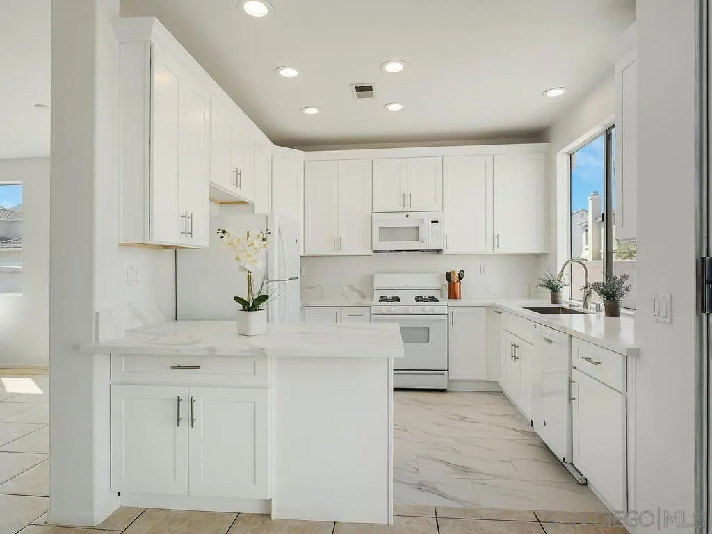 https://cdn.realtyfeed.com/cdn/127/260020953/d59de86ba0a58a99933548d2638267c1.webp