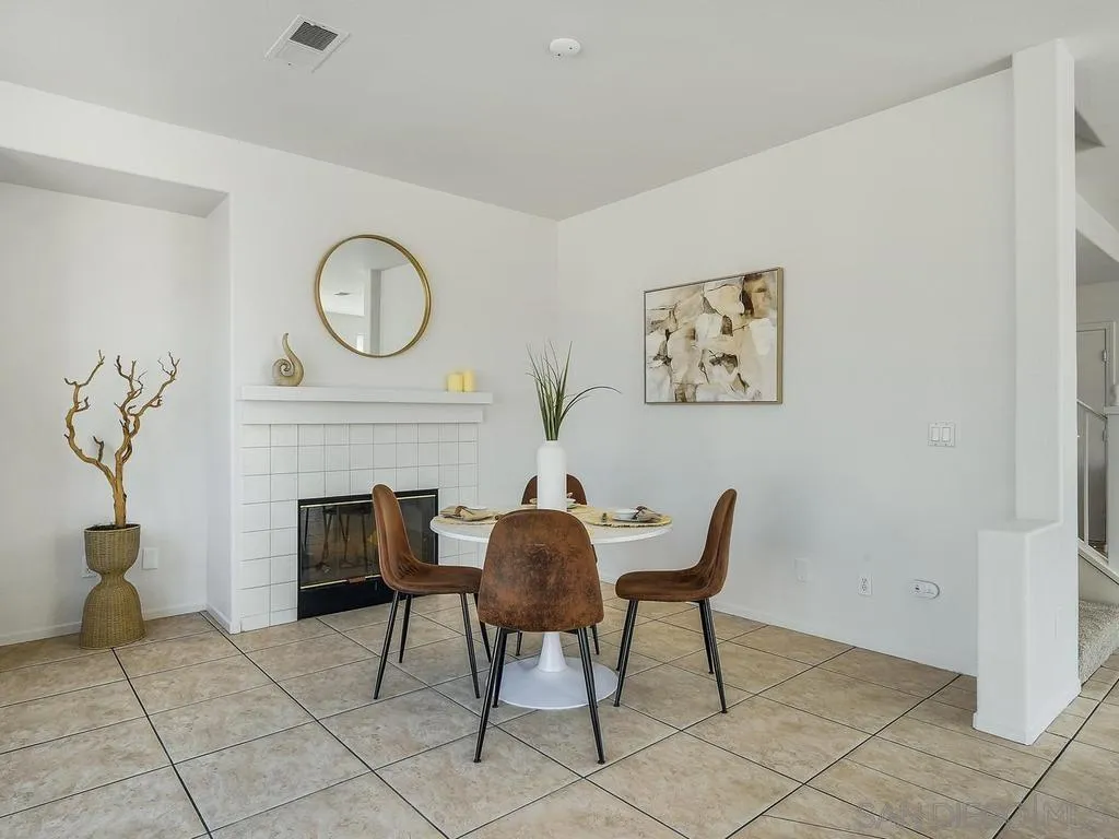 https://cdn.realtyfeed.com/cdn/127/260020953/daad52f04d302434616c95a4d60d979c.webp