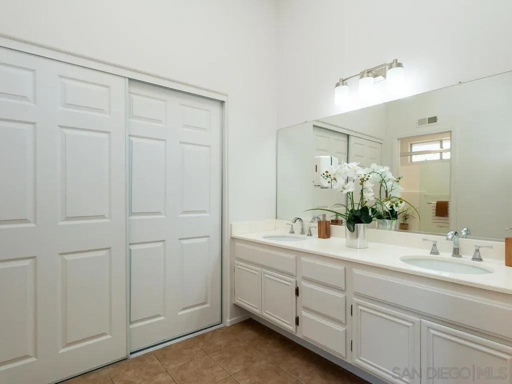 https://cdn.realtyfeed.com/cdn/127/260020953/f046b8de3637da2e6f61949039fef1f1.webp