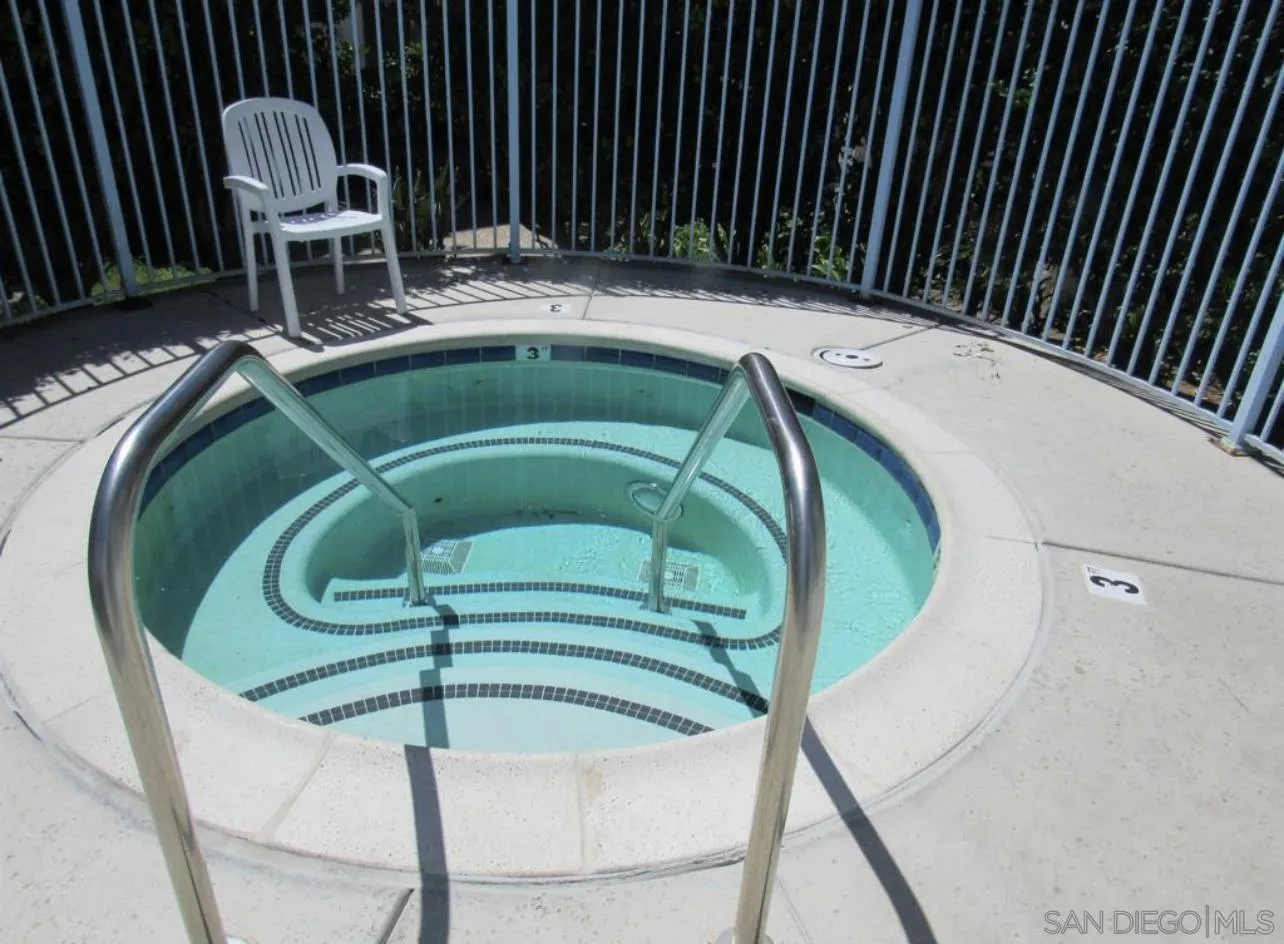 https://cdn.realtyfeed.com/cdn/127/260020954/f6c04d1e627fd52d6b2d5a01db9948f7.webp