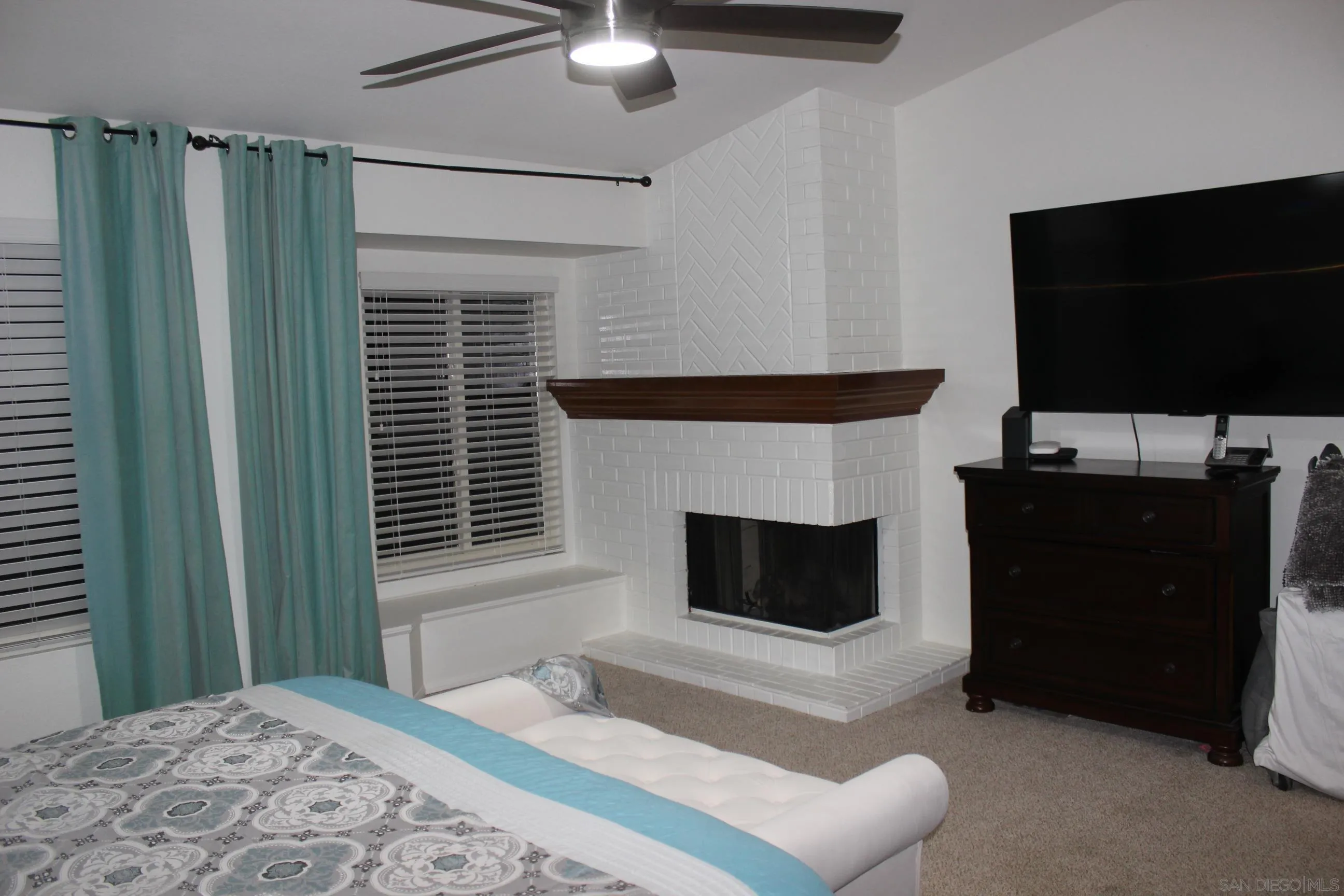 https://cdn.realtyfeed.com/cdn/127/260020956/2c442be151a5be07e41554857095d206.webp