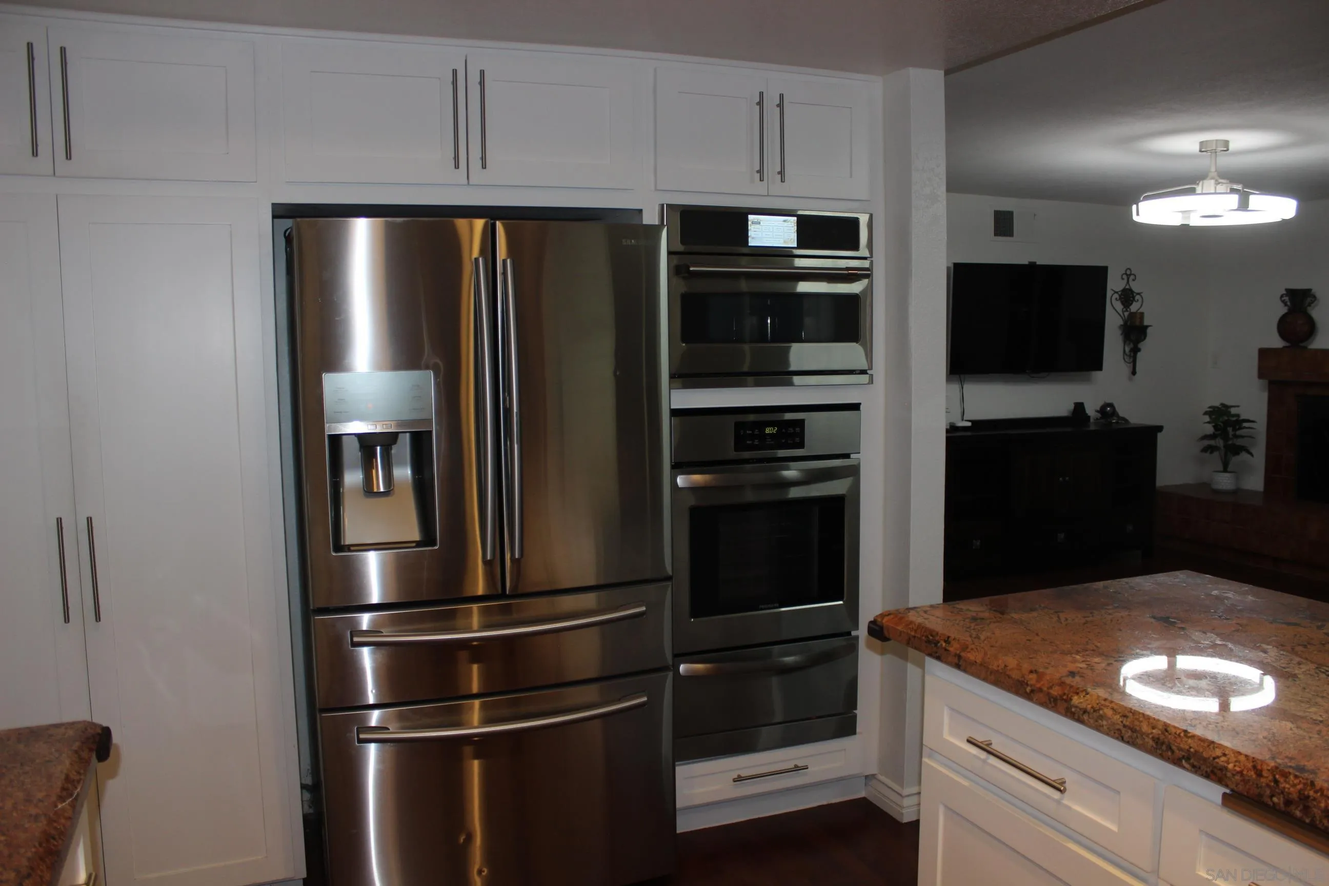 https://cdn.realtyfeed.com/cdn/127/260020956/8b027393b34bf48f6d871dfb1722bb84.webp