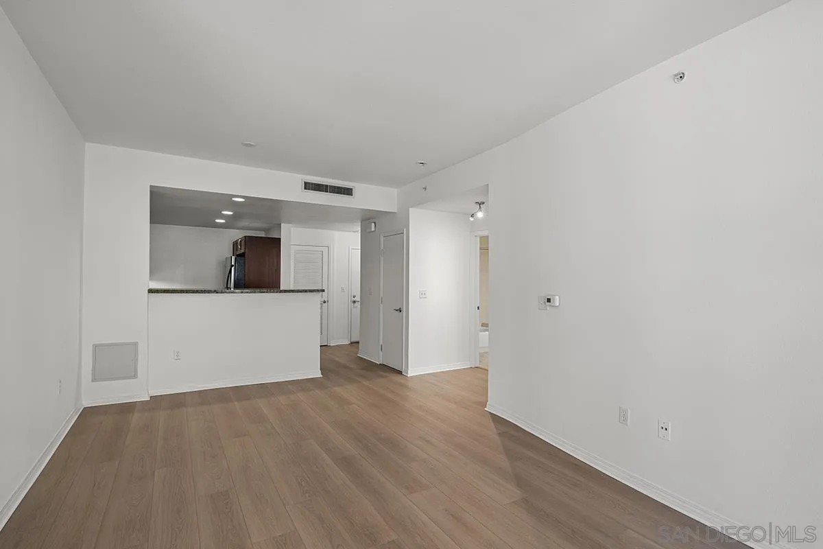 https://cdn.realtyfeed.com/cdn/127/260020959/1461dd16c85adafc964e30bf6eebac5b.webp