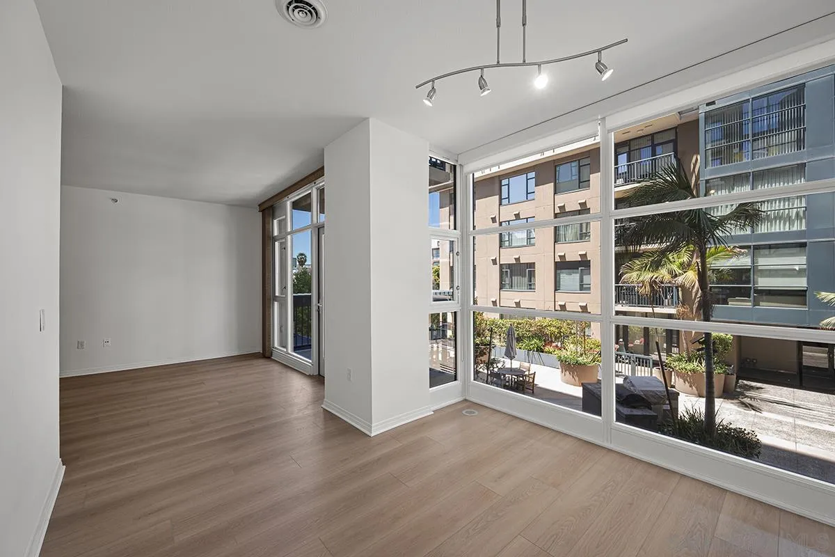 https://cdn.realtyfeed.com/cdn/127/260020959/7148ea5bb193e6afe868b3c487473df7.webp