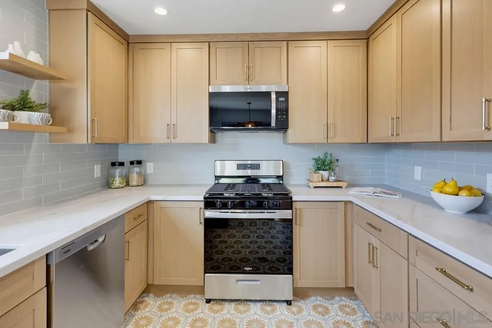 https://cdn.realtyfeed.com/cdn/127/260020961/095651fd6638b40562e0d124fc0a5d47.webp
