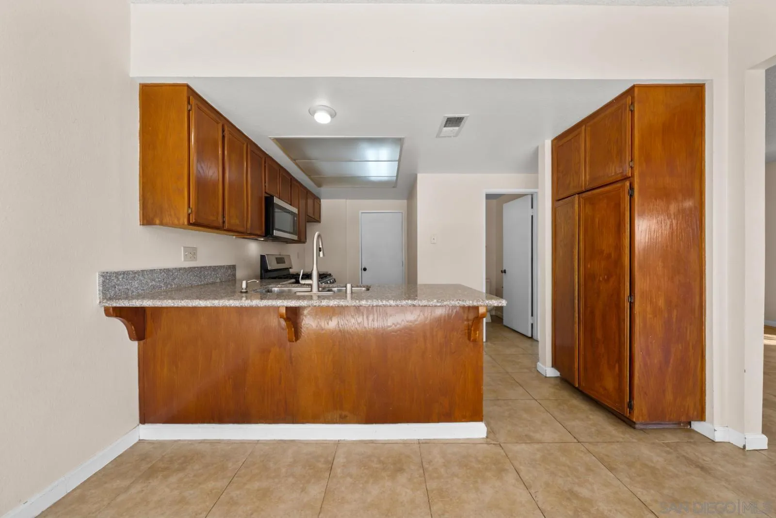 https://cdn.realtyfeed.com/cdn/127/260020965/0ae46452674a56eba8b368885a373e59.webp