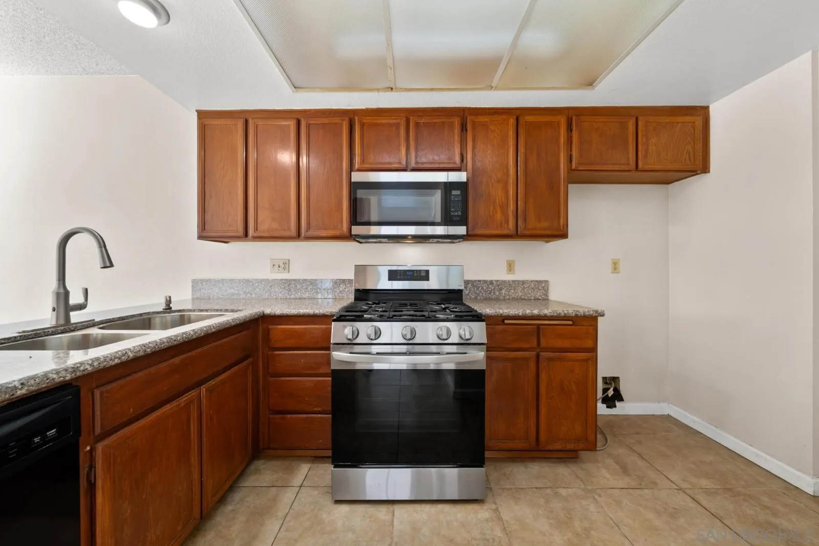 https://cdn.realtyfeed.com/cdn/127/260020965/608e7e2b8edeb125bbebc5b66145bce5.webp