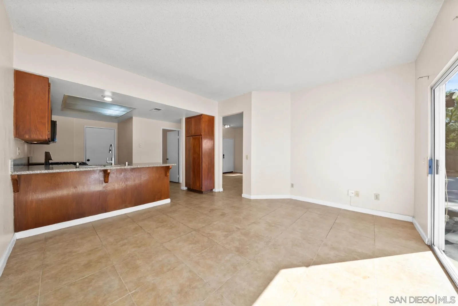 https://cdn.realtyfeed.com/cdn/127/260020965/a2fe765a54af0947e7afdb9d100bb851.webp