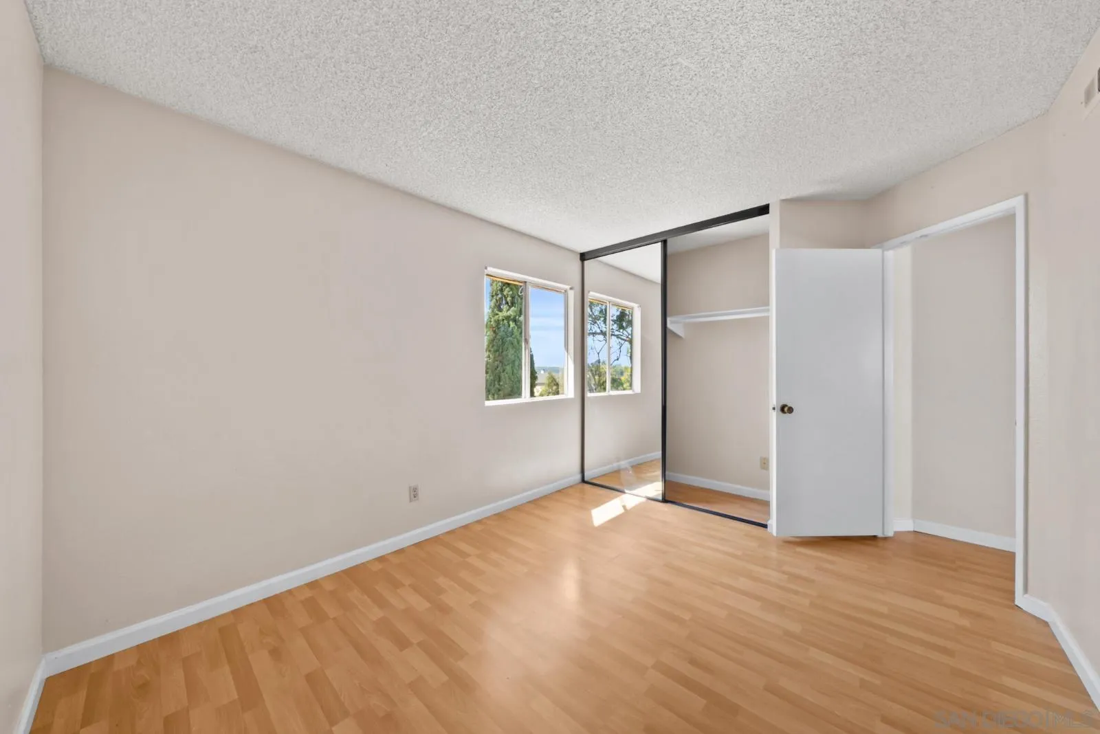https://cdn.realtyfeed.com/cdn/127/260020965/d1cf166f33efa255bcb2954e99730984.webp