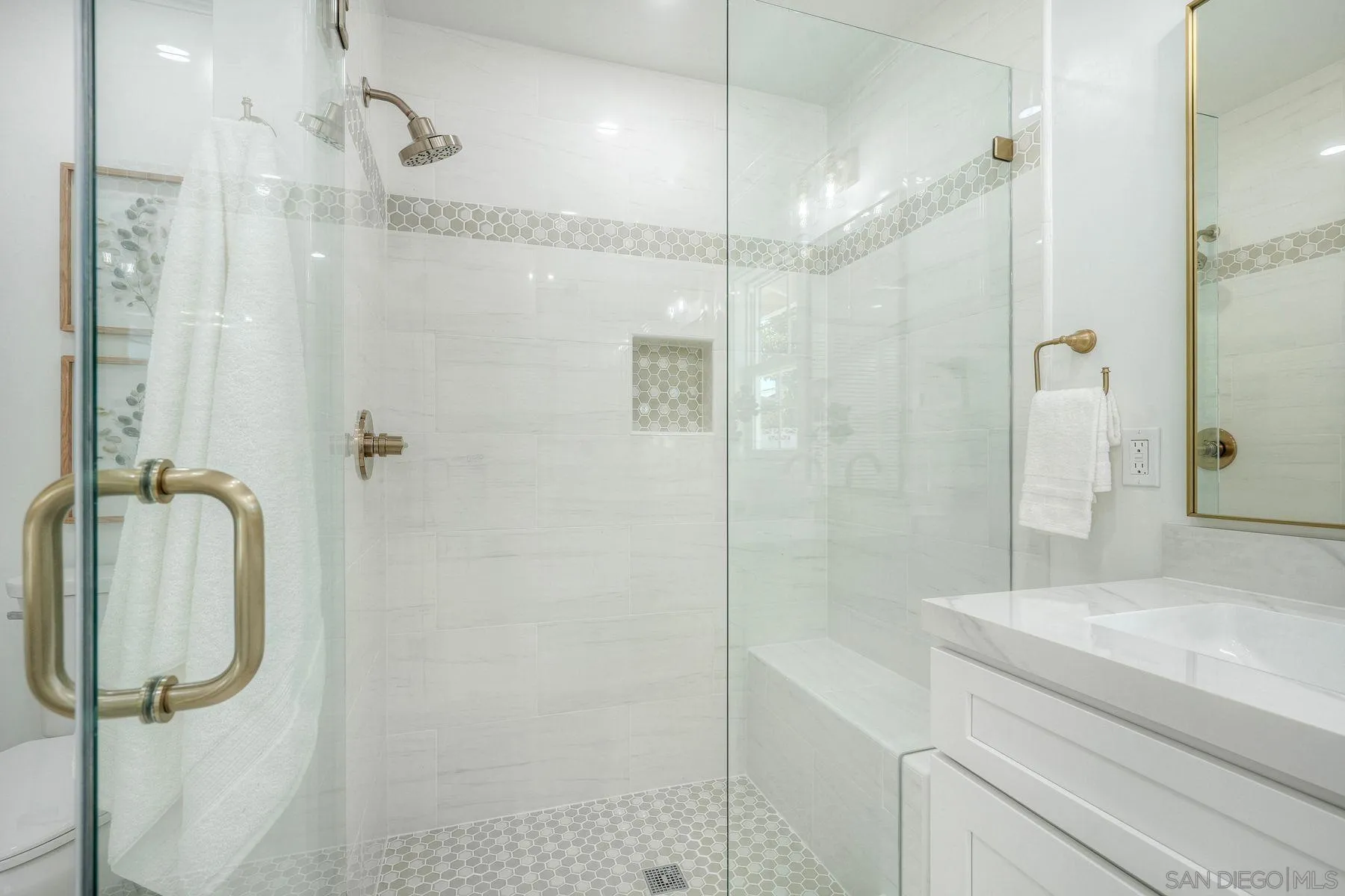 https://cdn.realtyfeed.com/cdn/127/260020966/2cdfd5a103b09a9937fe7f3fc000c90b.webp
