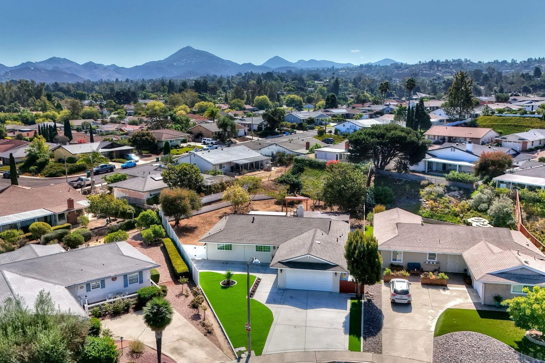 https://cdn.realtyfeed.com/cdn/127/260020966/aa9be10c3388db5296f8f49f7d0f35ac.webp