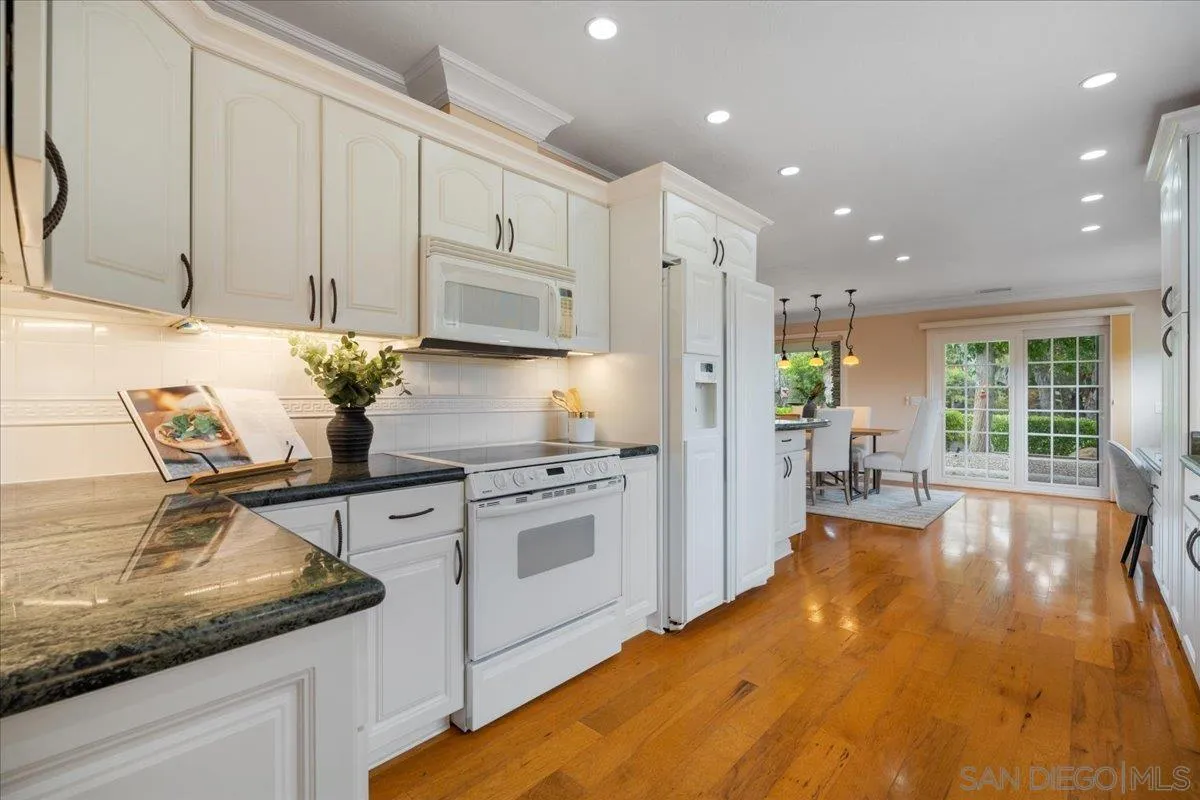 https://cdn.realtyfeed.com/cdn/127/260020969/3d78ddfbc0ab08b33740e6ea903edfe9.webp