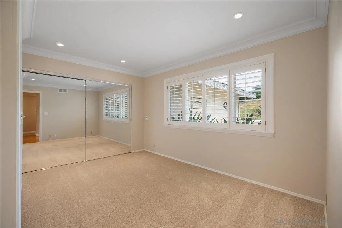 https://cdn.realtyfeed.com/cdn/127/260020969/7e3d209ce3f20626f9593b761bd595e3.webp