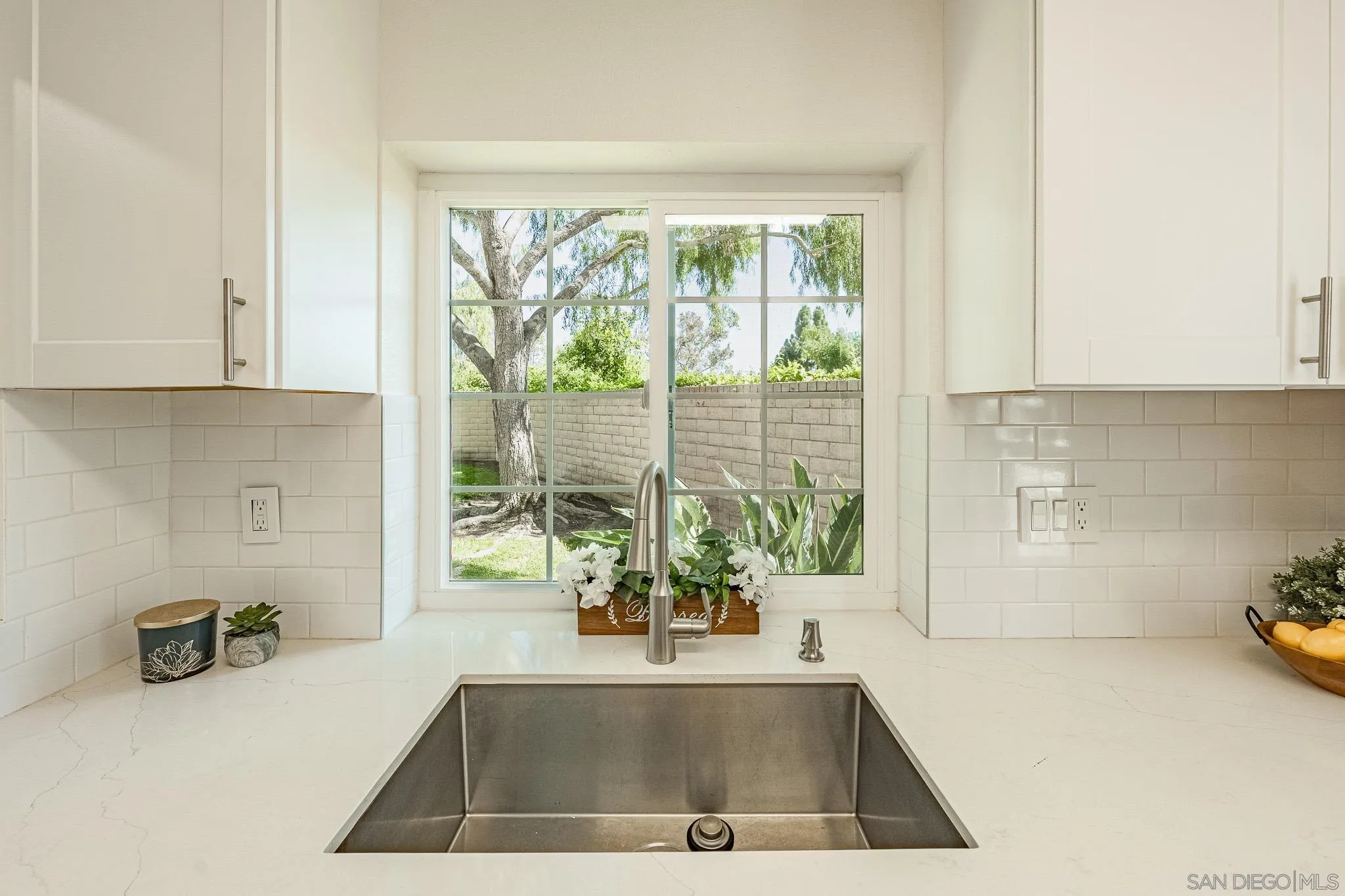https://cdn.realtyfeed.com/cdn/127/260020971/b4686b56f49a3f177f9f7d91b049be01.webp