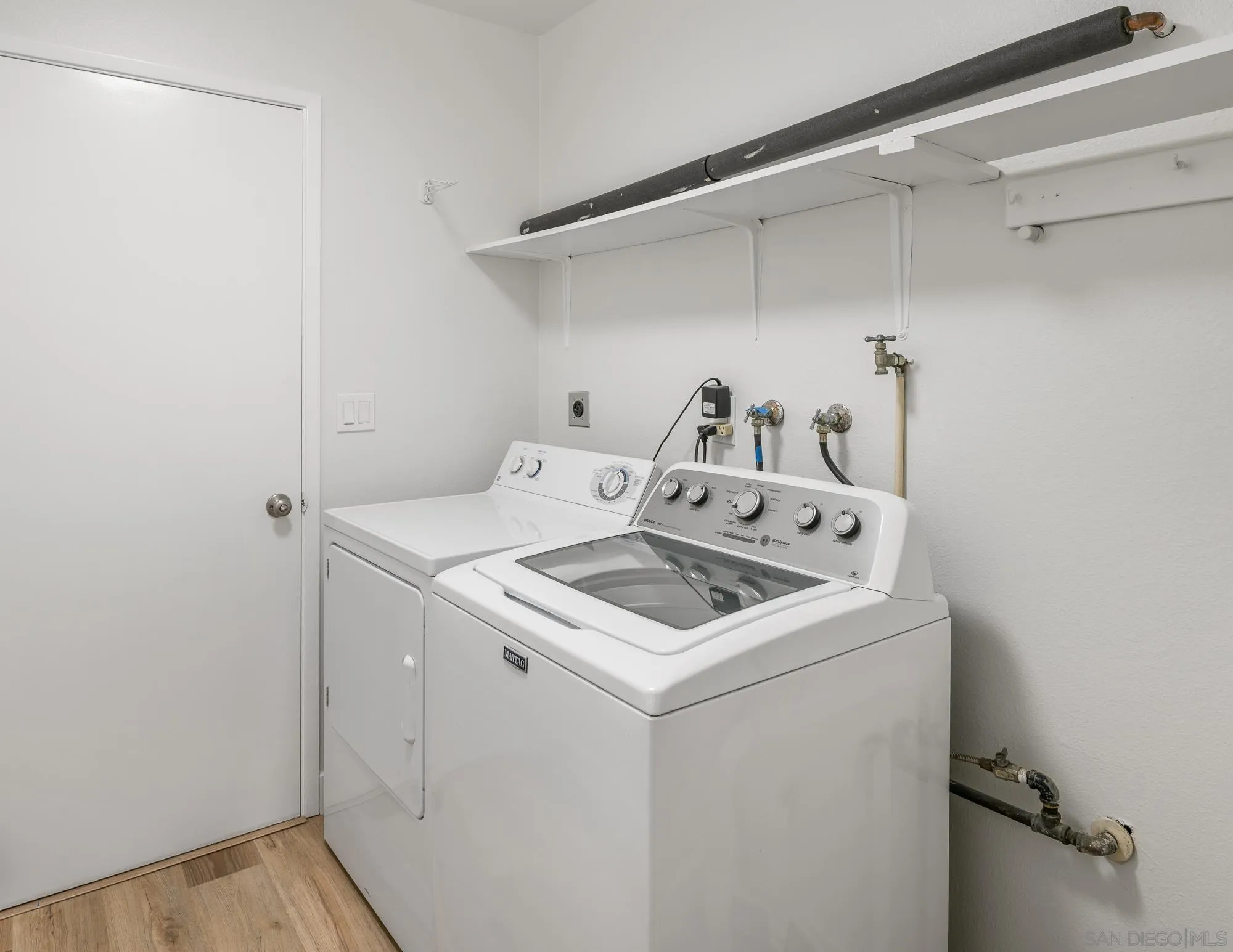 https://cdn.realtyfeed.com/cdn/127/260020973/00851aa119fb0afabedb897dfa348b78.webp