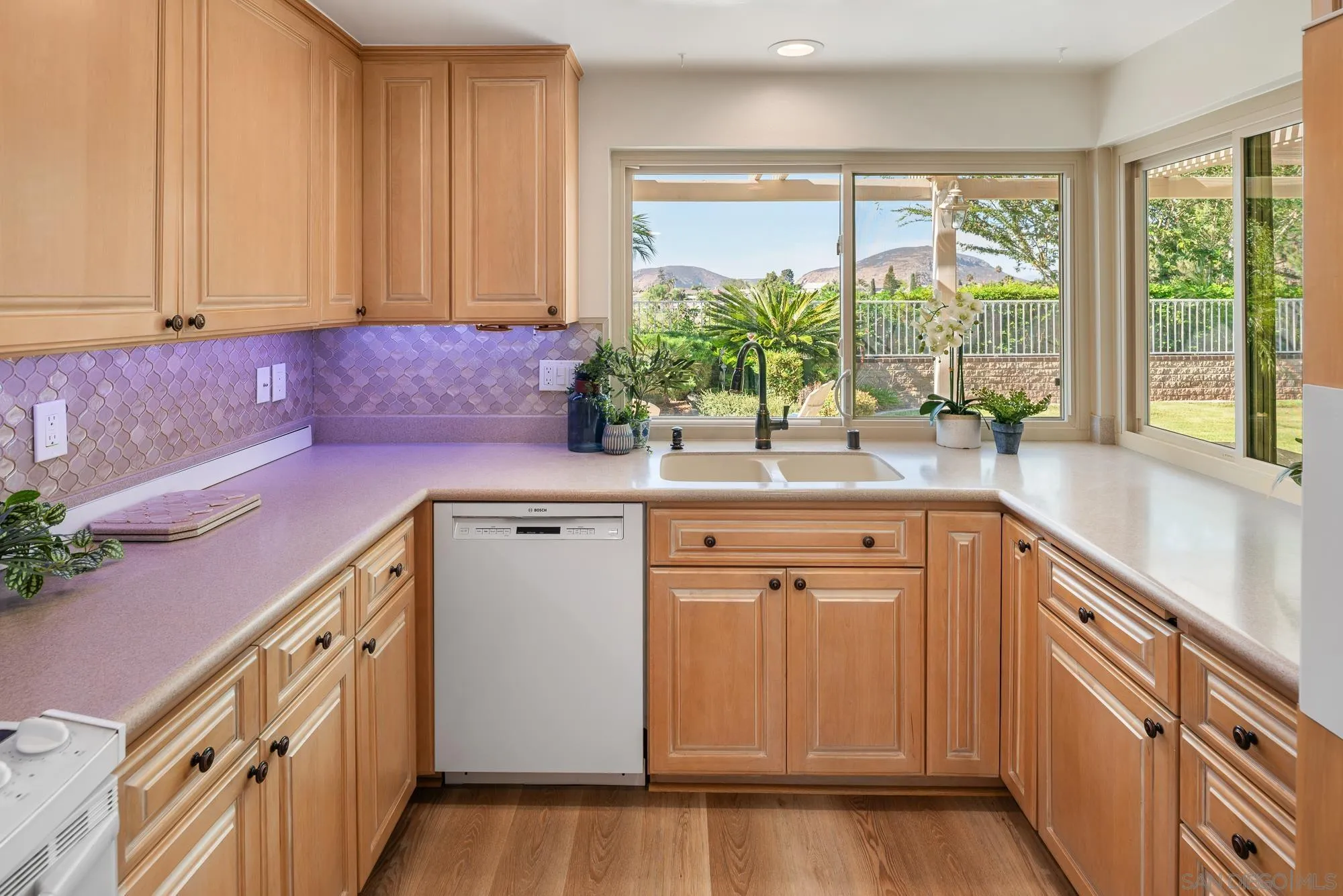 https://cdn.realtyfeed.com/cdn/127/260020973/1073a16e3de77a7b86b71c8b6d229a3f.webp