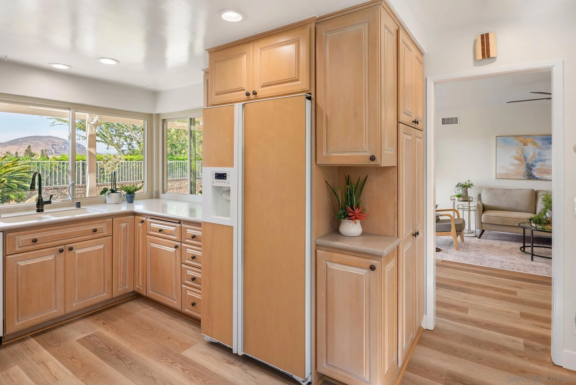 https://cdn.realtyfeed.com/cdn/127/260020973/1ac1e0571e52d060ba8124bcdc8c3595.webp