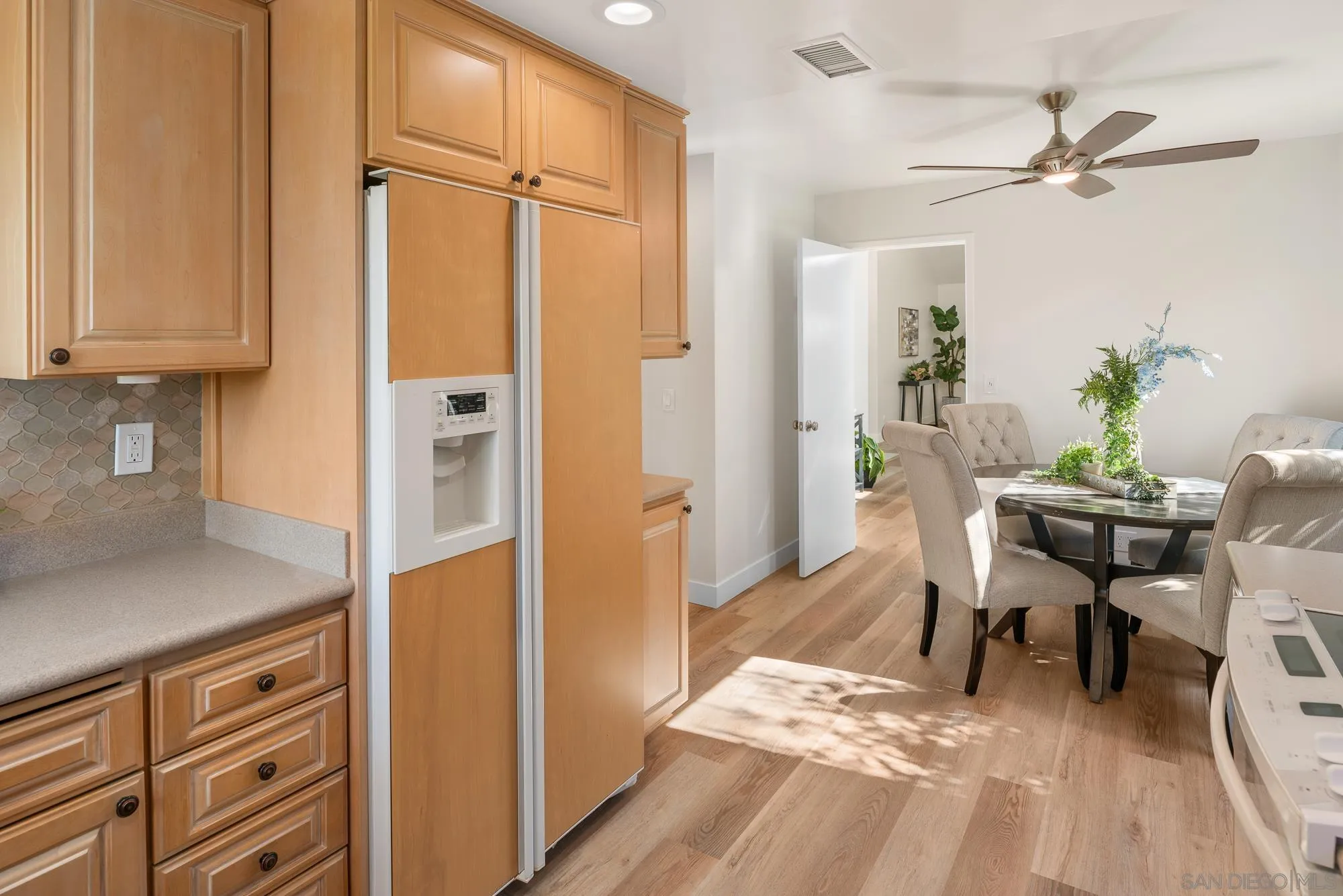 https://cdn.realtyfeed.com/cdn/127/260020973/42bf0417b56720d3a6783cf477e2fbda.webp