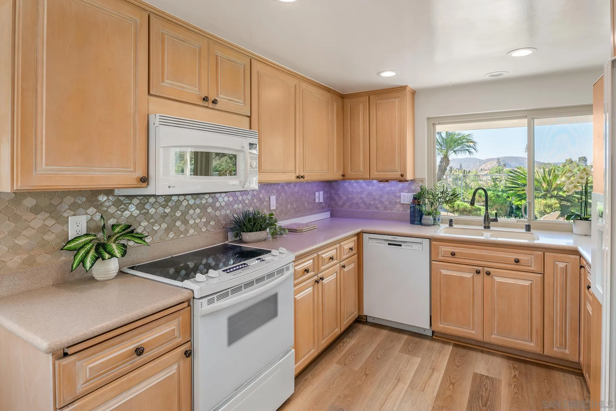 https://cdn.realtyfeed.com/cdn/127/260020973/4a5f931b4dcb78073b25e6c5f0eae99f.webp