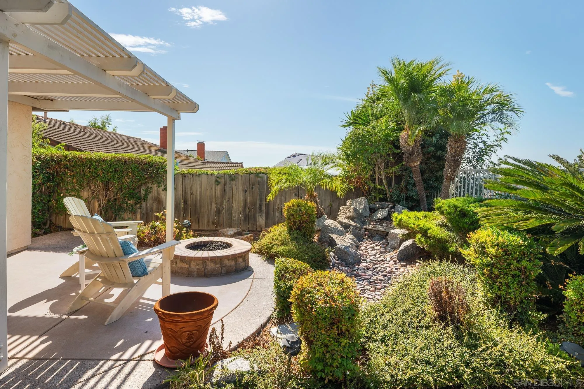 https://cdn.realtyfeed.com/cdn/127/260020973/9e0677e73acc9a66dc73a8e68b9396a6.webp