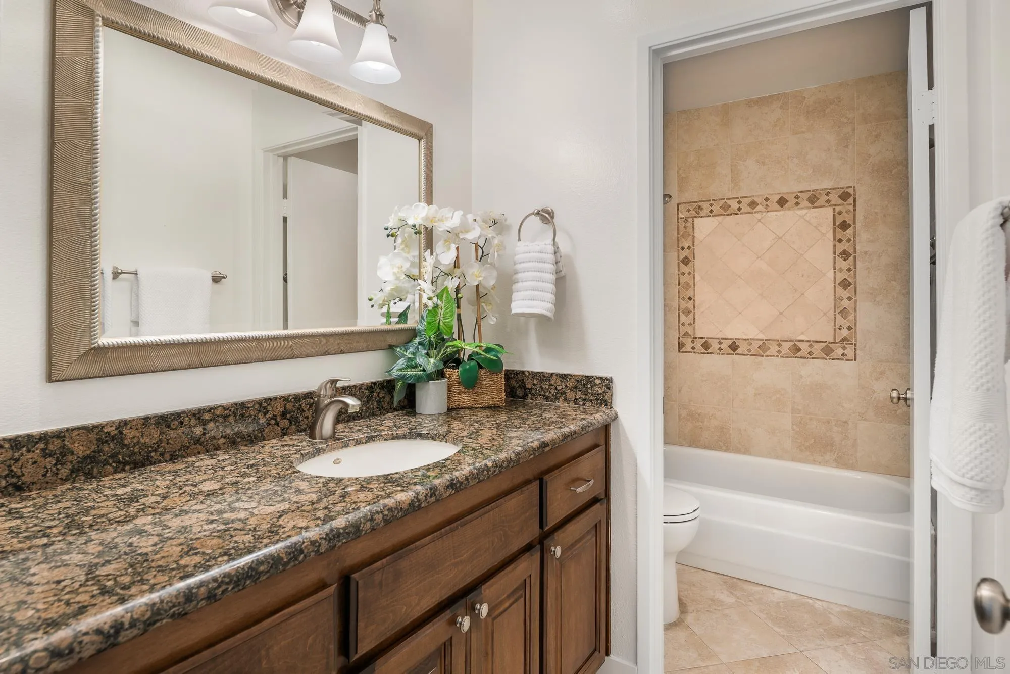 https://cdn.realtyfeed.com/cdn/127/260020973/bb8e6834b04f0daa0fc4a50530da4bb8.webp