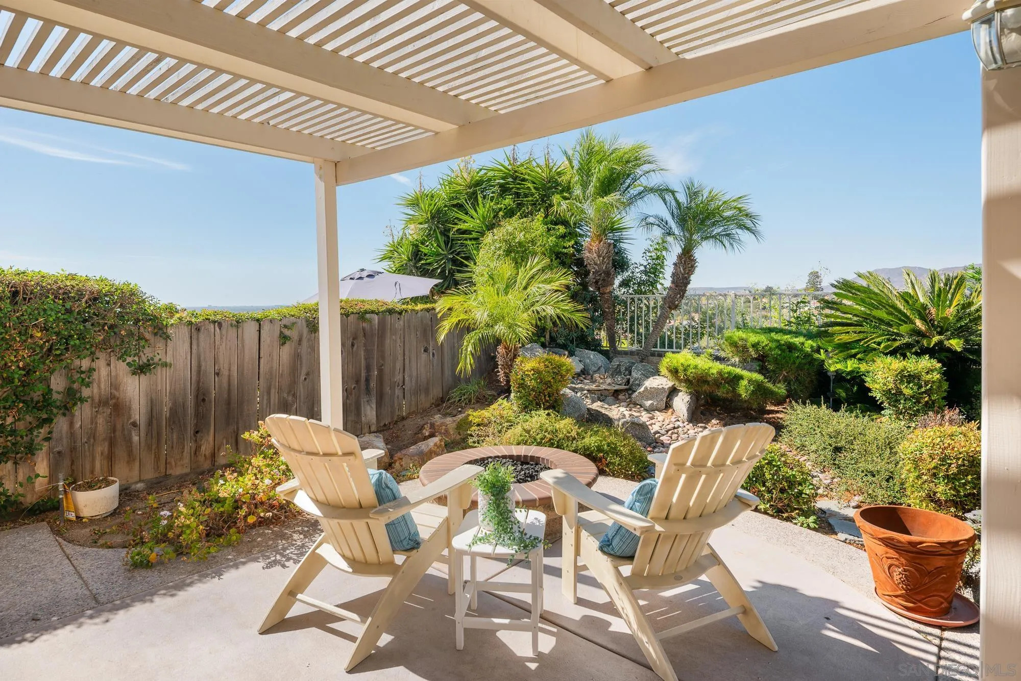 https://cdn.realtyfeed.com/cdn/127/260020973/ca01761cb9a21c377614d5d5f60760f0.webp