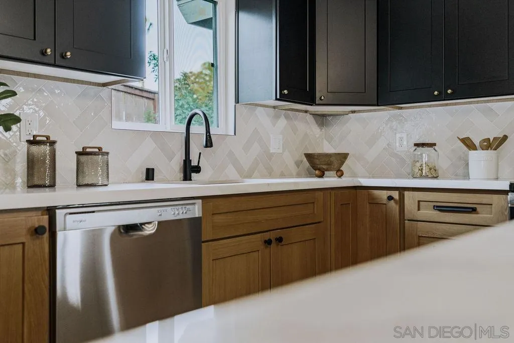 https://cdn.realtyfeed.com/cdn/127/260020975/0ae5aa00f11f89a82aacc8f9e96b1ec0.webp