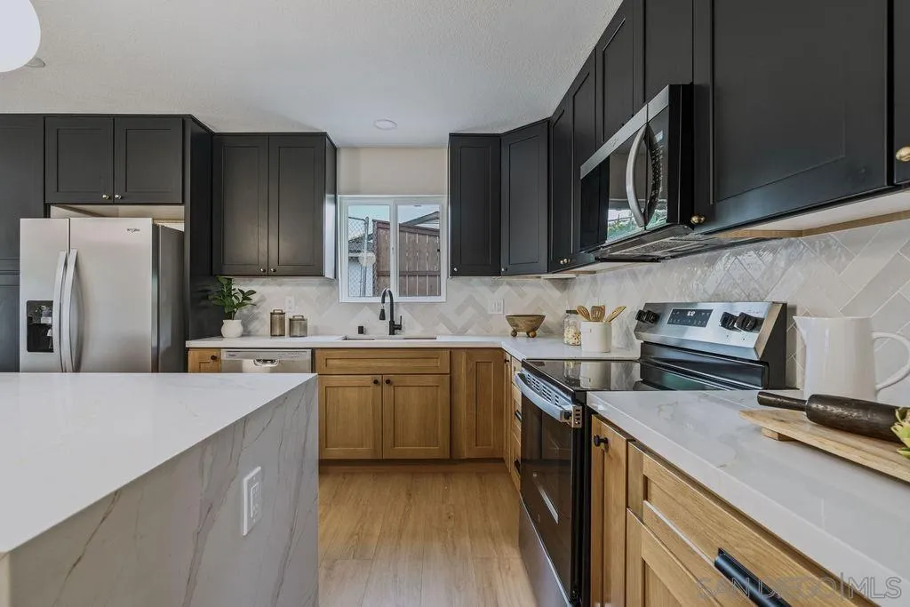 https://cdn.realtyfeed.com/cdn/127/260020975/adfc7a54ba652796839697705a22628e.webp