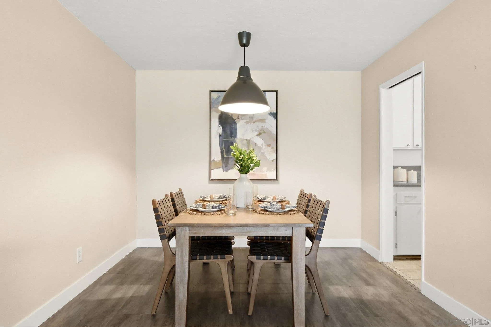 https://cdn.realtyfeed.com/cdn/127/260020976/6f1f3452634ad043ef11fa8ec7e93e40.webp