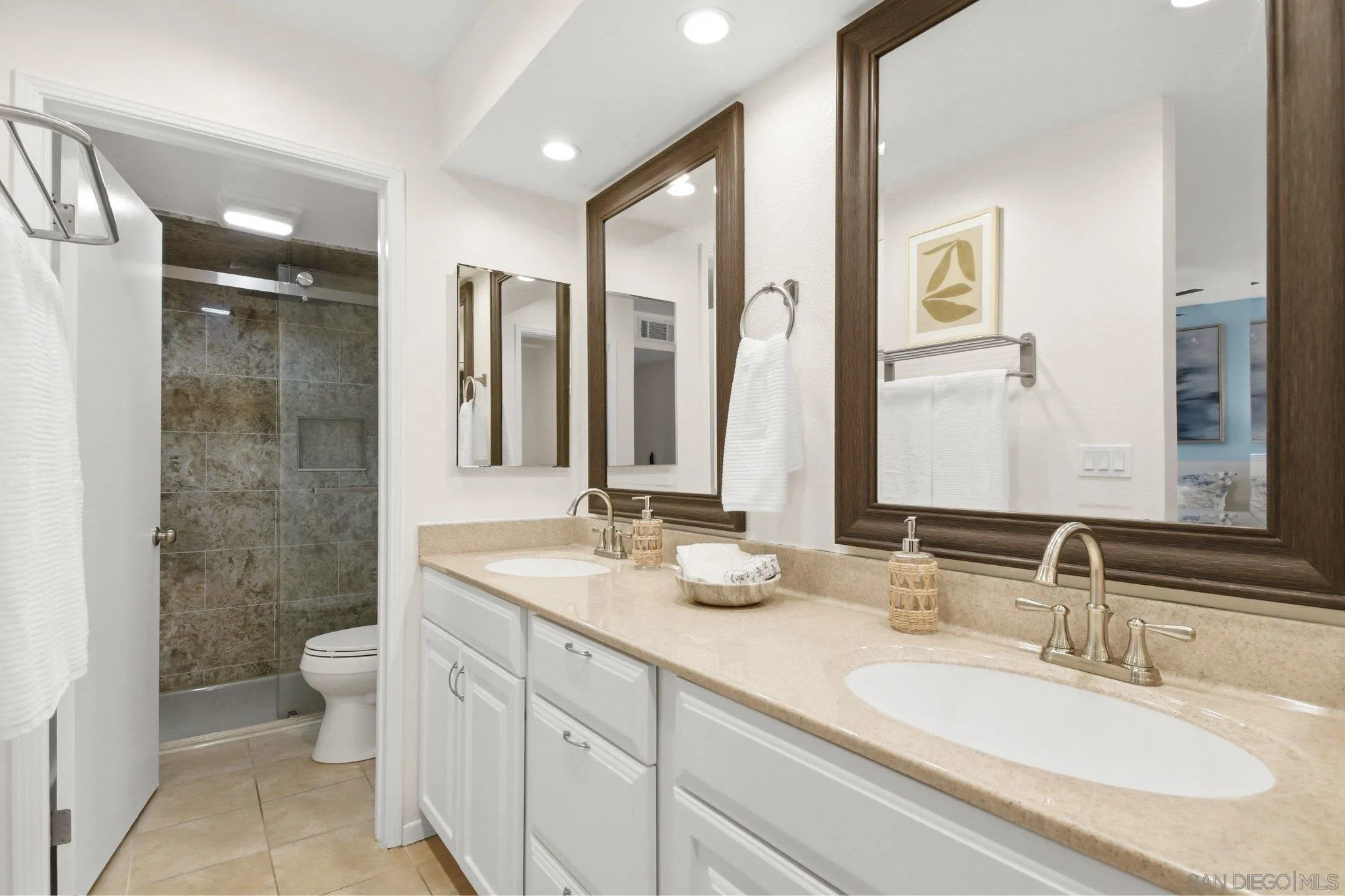 https://cdn.realtyfeed.com/cdn/127/260020976/a075f1453ae4ad33838c218e3bf435b8.webp