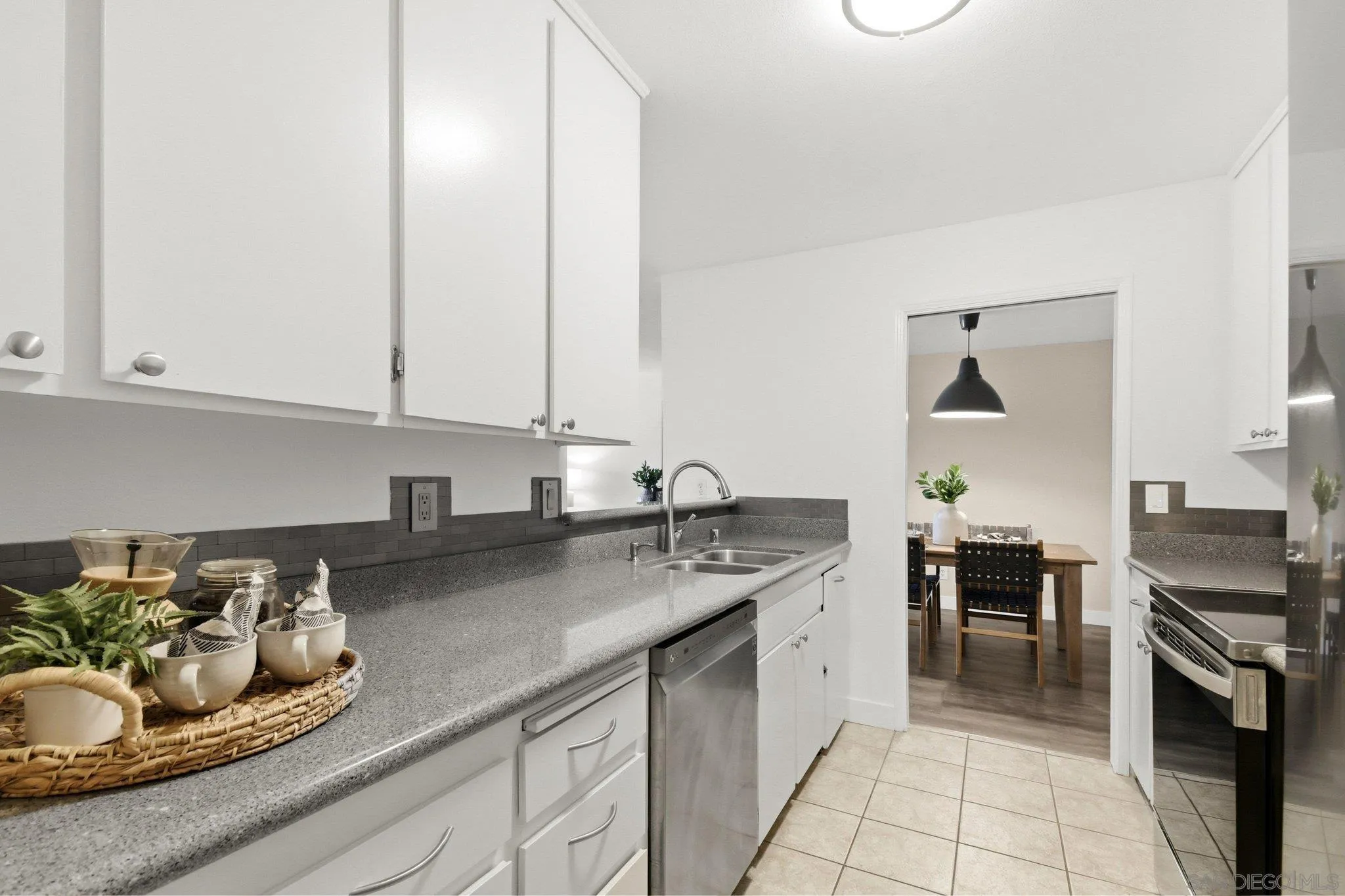 https://cdn.realtyfeed.com/cdn/127/260020976/b2fb6850ab6f916574603240e5a02097.webp