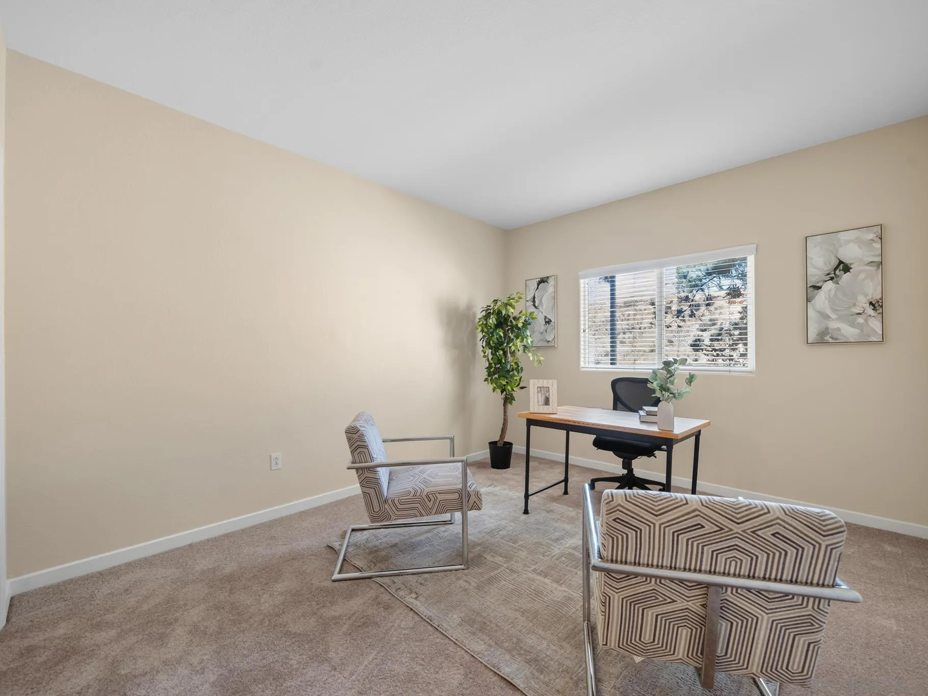 https://cdn.realtyfeed.com/cdn/127/260020977/75ff8cfac8e05dd29836c804436bebb6.webp