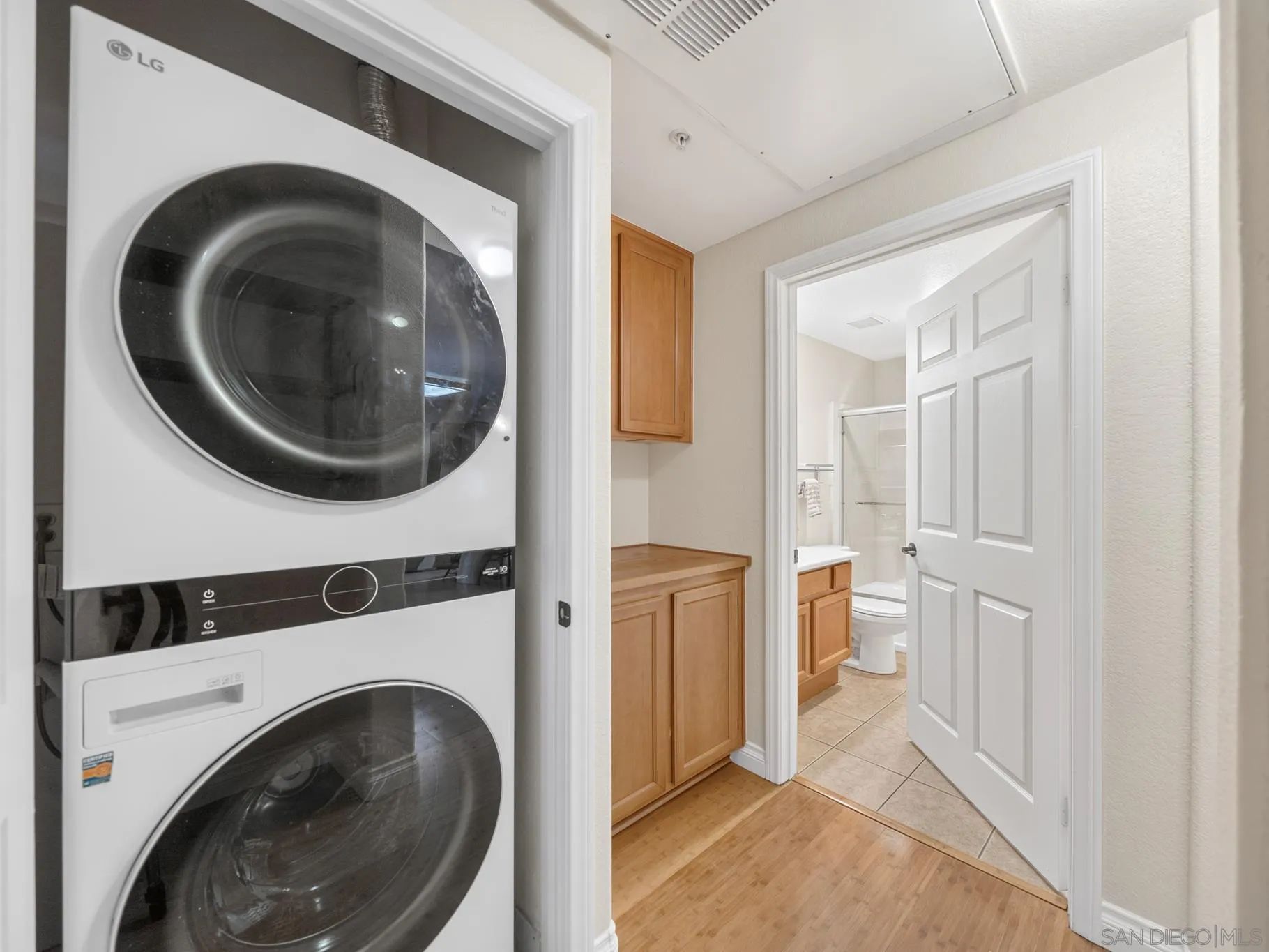 https://cdn.realtyfeed.com/cdn/127/260020977/b0a99a0e46f3ab4e574a365d63181b00.webp