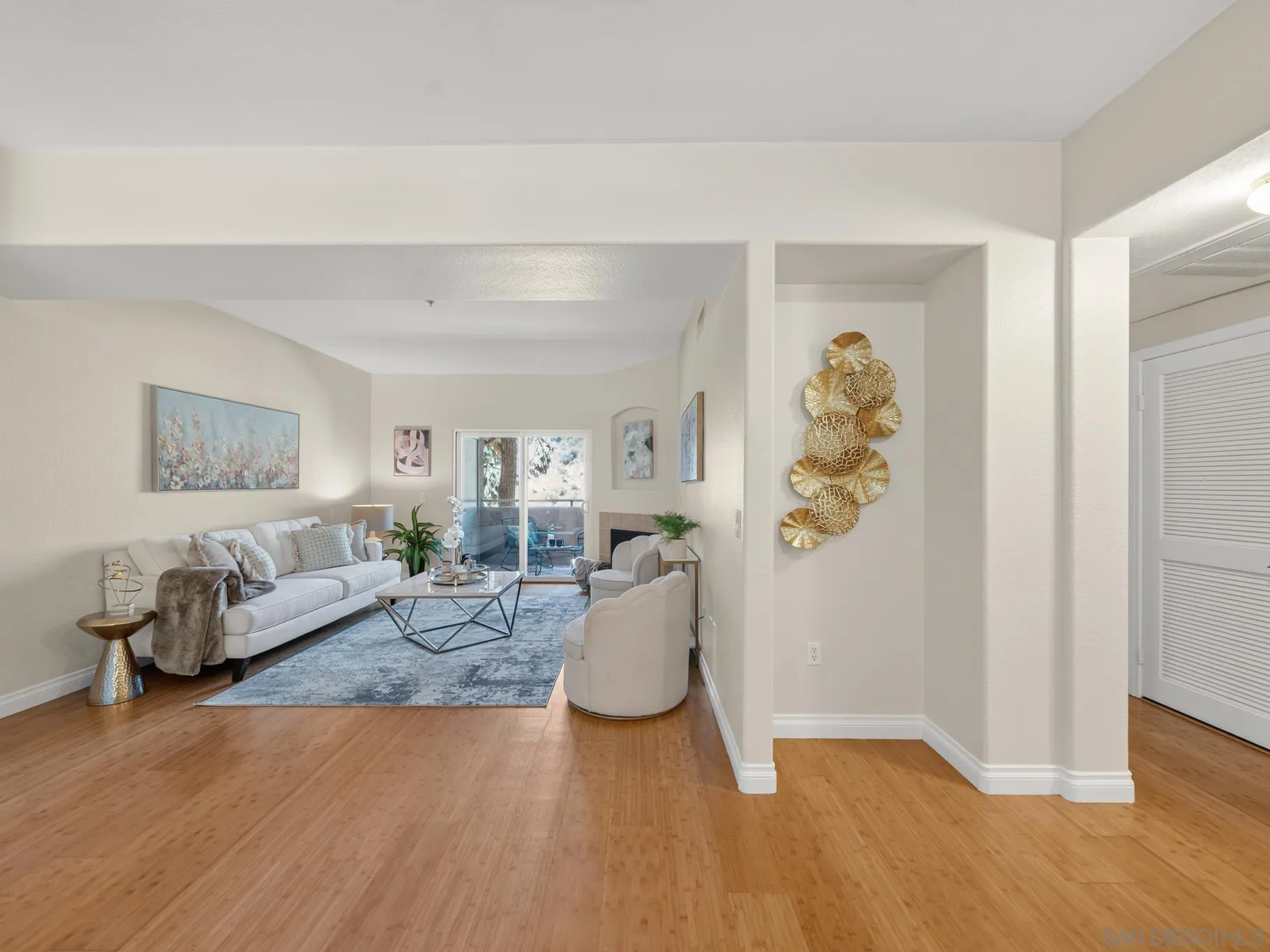 https://cdn.realtyfeed.com/cdn/127/260020977/b9f7dfee2b4b094c98553b05e250fa11.webp
