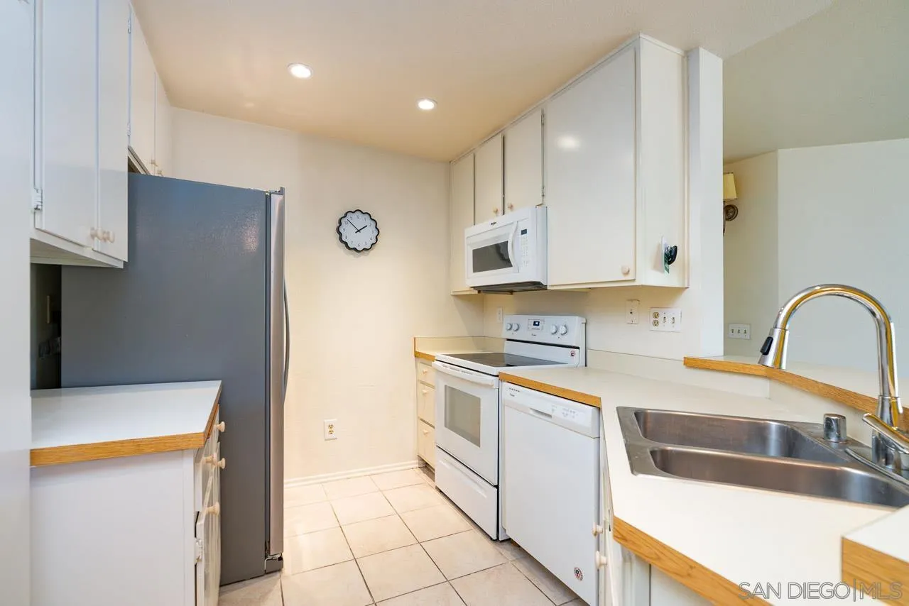 https://cdn.realtyfeed.com/cdn/127/260020979/16f94047f44c503825dd0d6d33c57875.webp