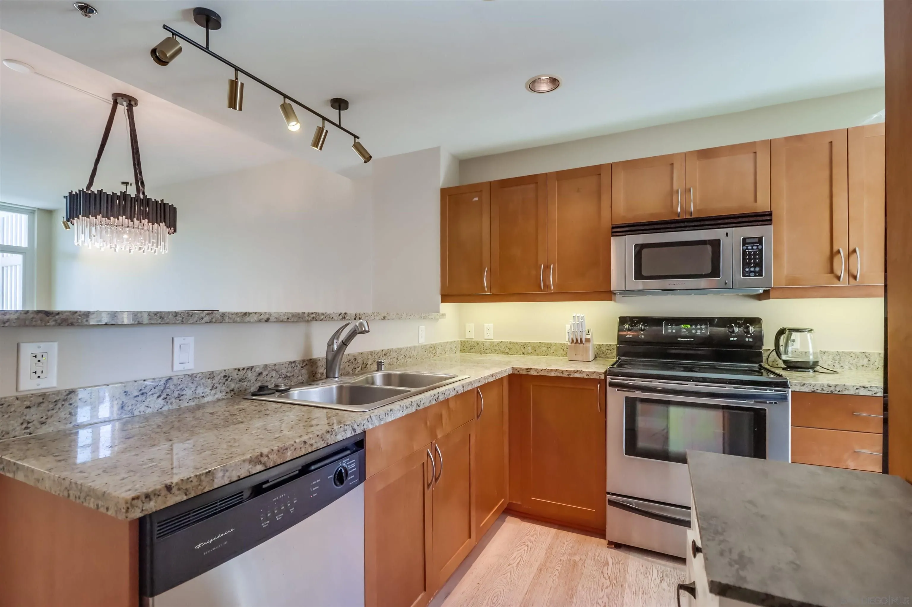 427 9th Ave Unit 409, San Diego, CA 92101 - Photo 3 of 20, San Diego, CA