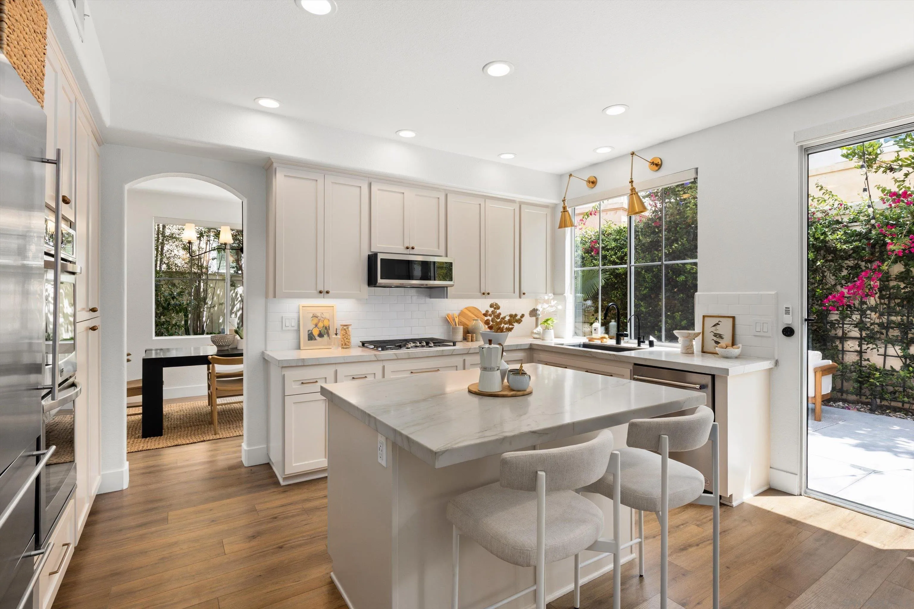 https://cdn.realtyfeed.com/cdn/127/260020989/487b8edb18927a02df5b9b268968fca5.webp