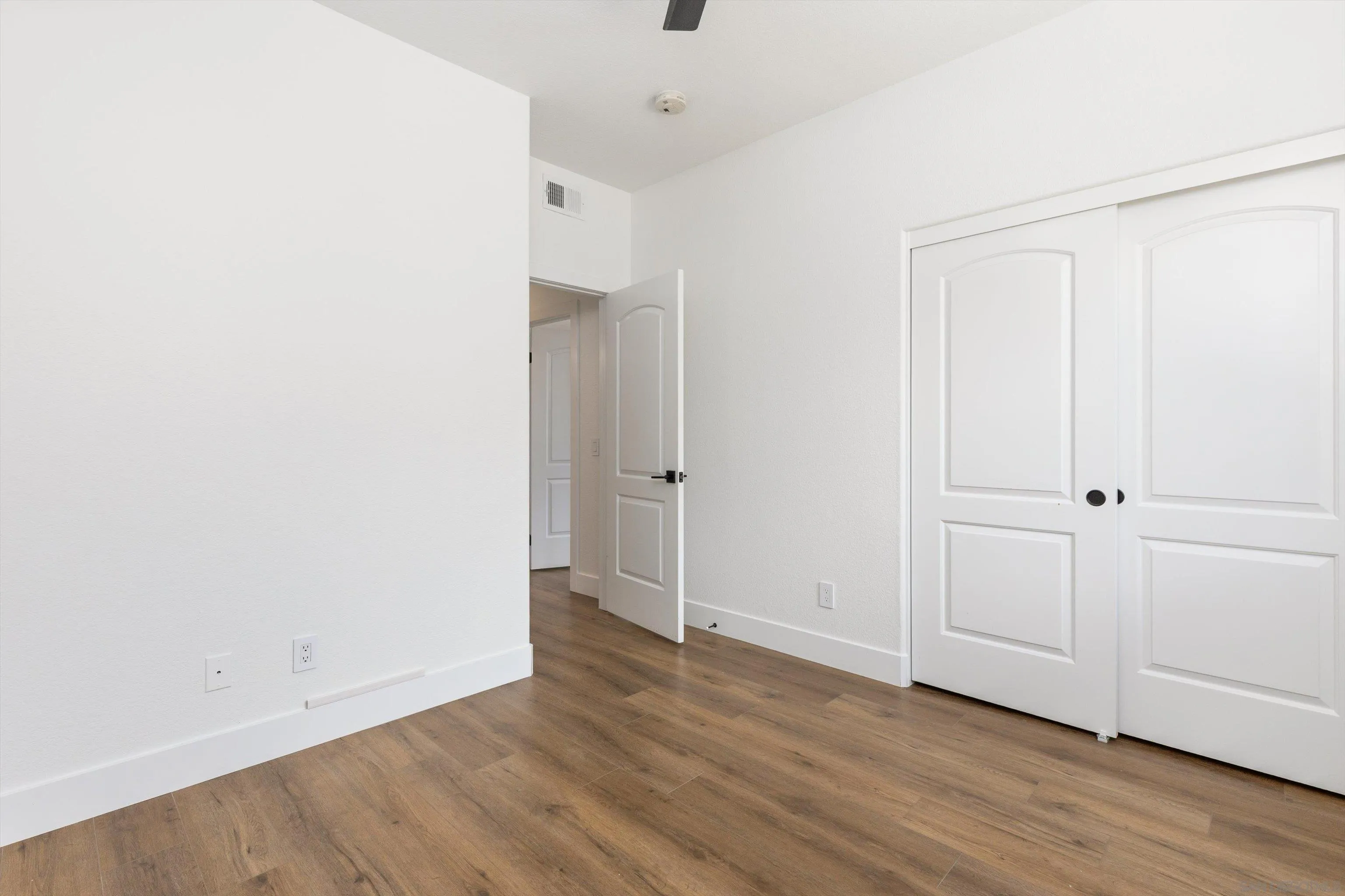 https://cdn.realtyfeed.com/cdn/127/260020989/6f739ed72e929112290180611eefd833.webp