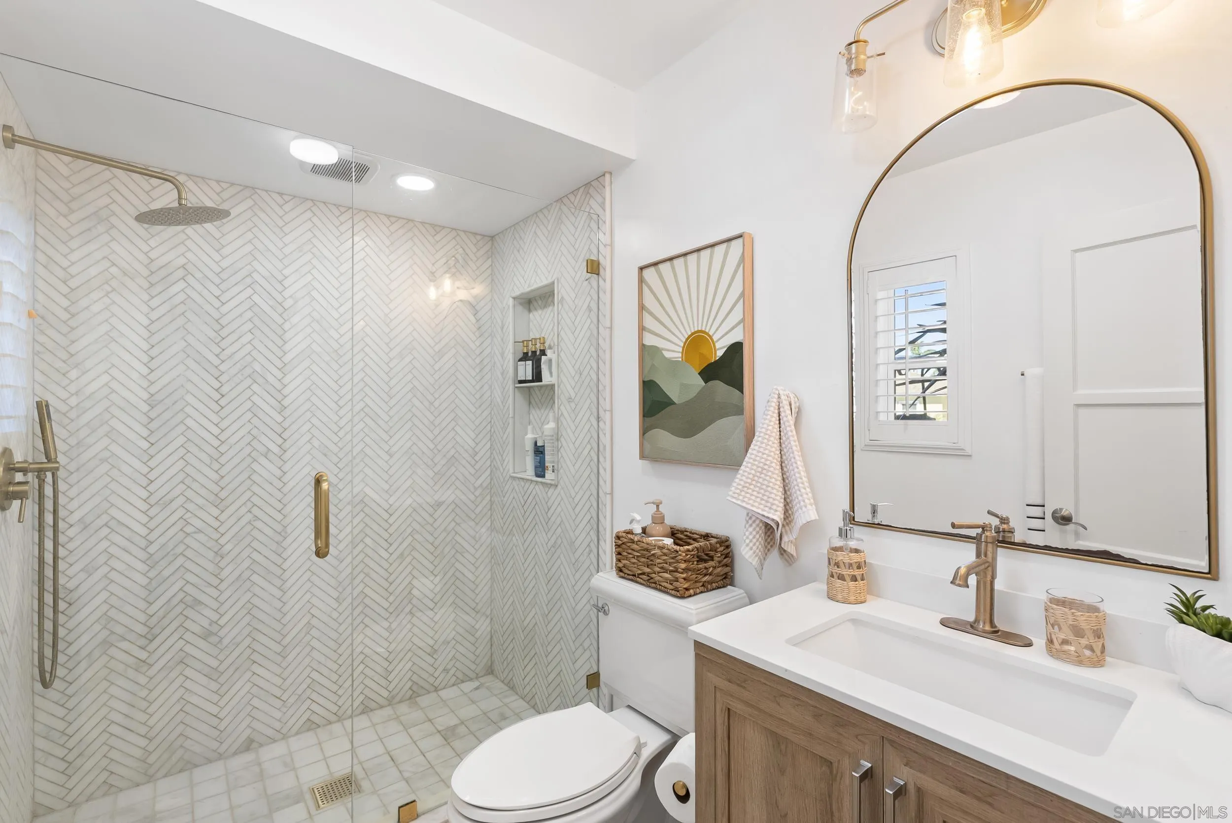 https://cdn.realtyfeed.com/cdn/127/260020991/42c7b48f818446b8c398e31896bd34aa.webp