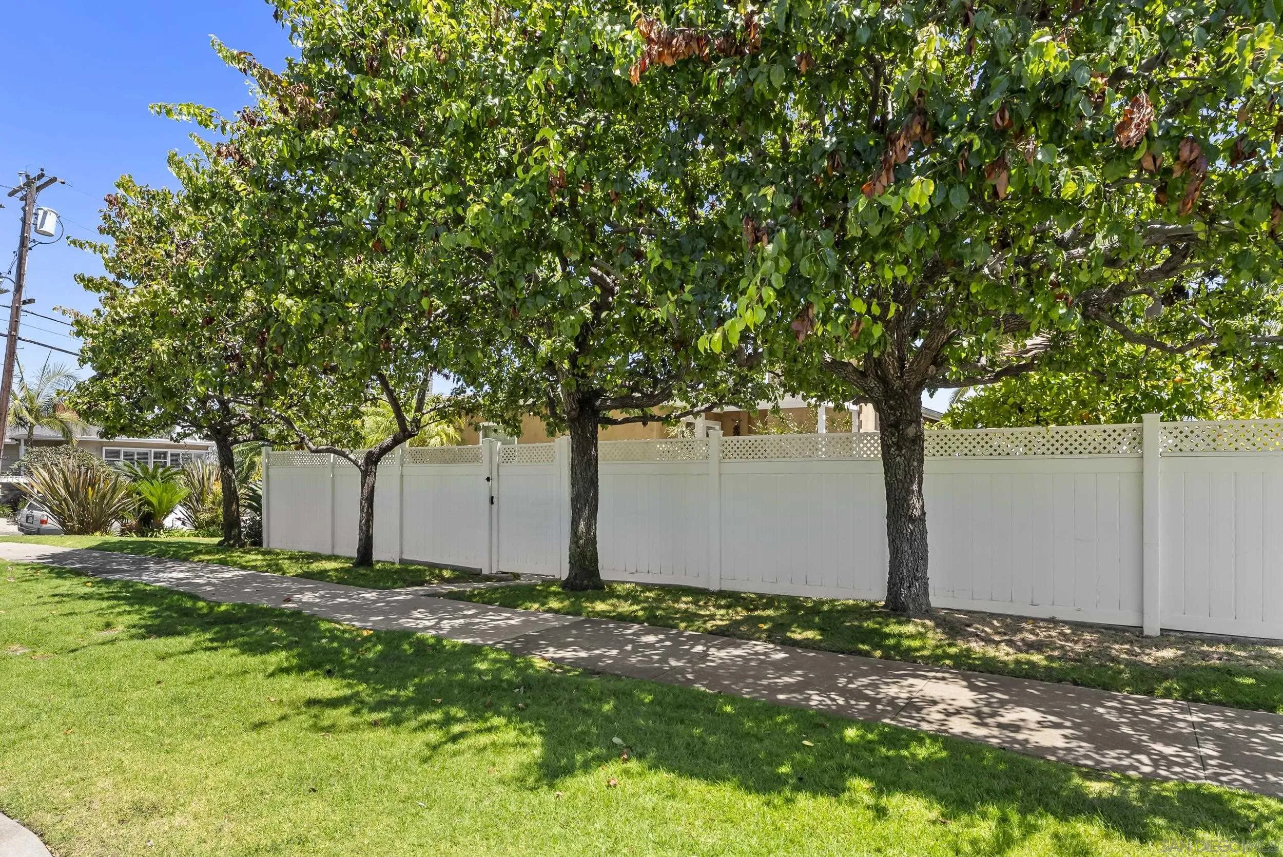 https://cdn.realtyfeed.com/cdn/127/260020991/5ee03975091a081afd54c4122a0efc38.webp